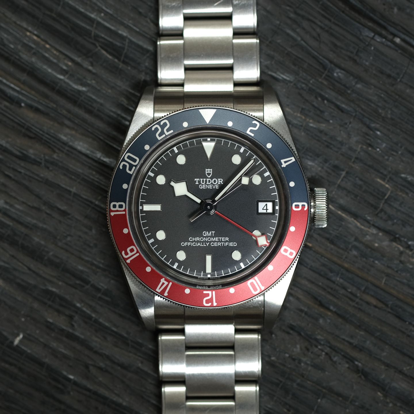 Tudor Black Bay GMT 79830RB (2020) - Black dial 41 mm Steel case (2/8)