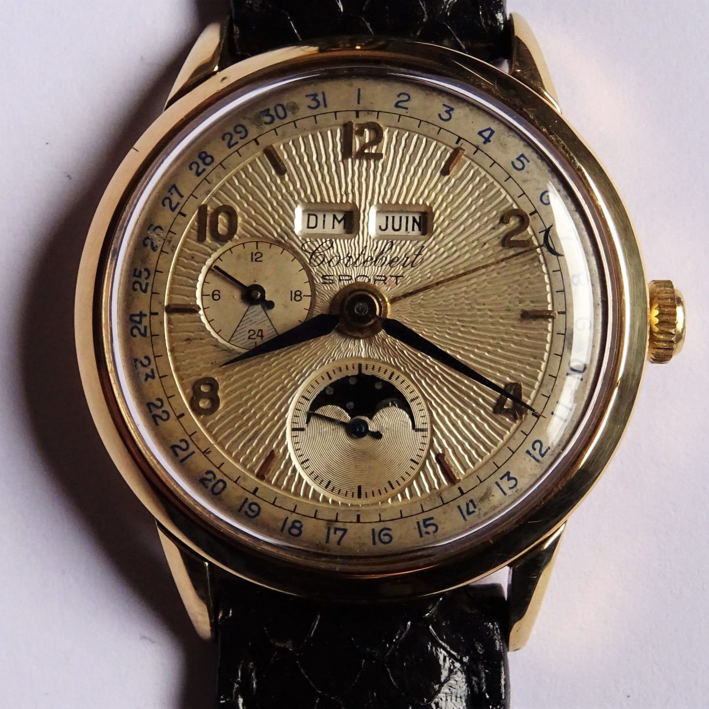 Cortébert Vintage 9300 (1956) - Gold dial 35 mm Yellow Gold case (3/8)