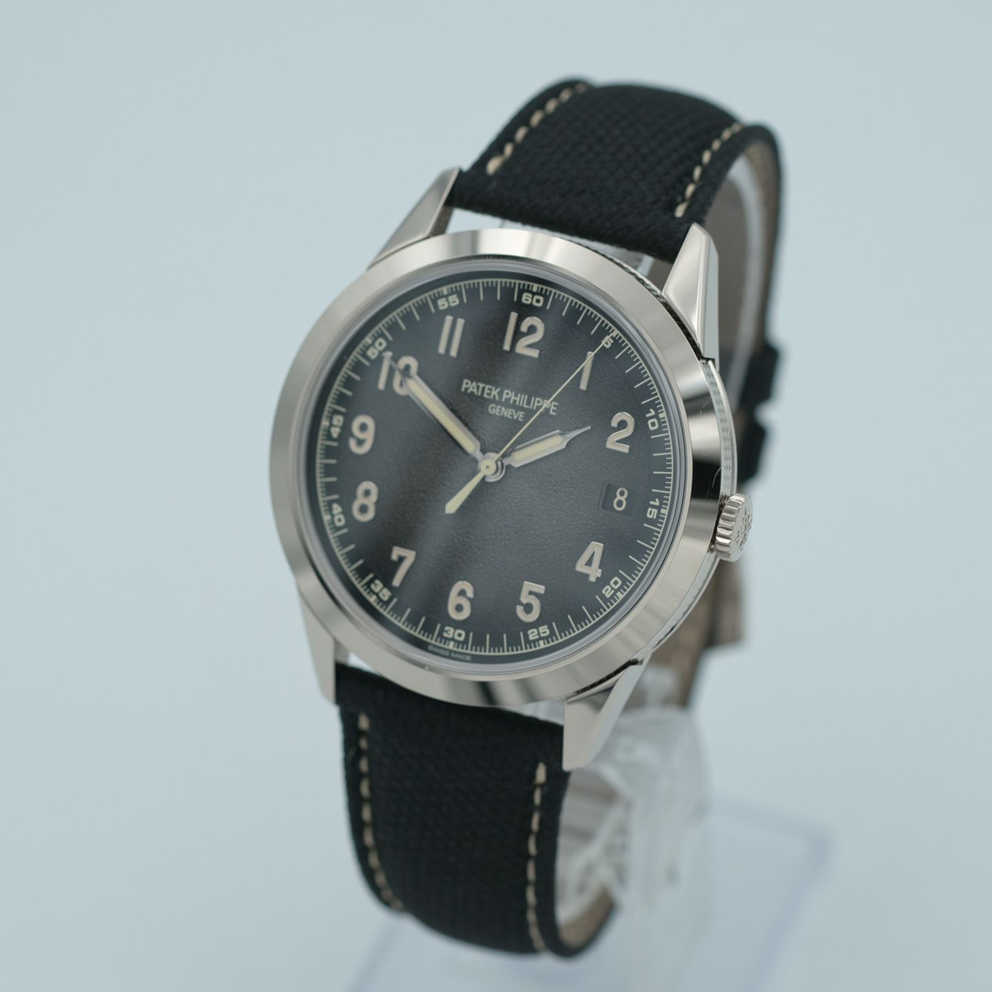 Patek Philippe Calatrava 5226G (2024) - Grey dial 40 mm White Gold case (4/8)