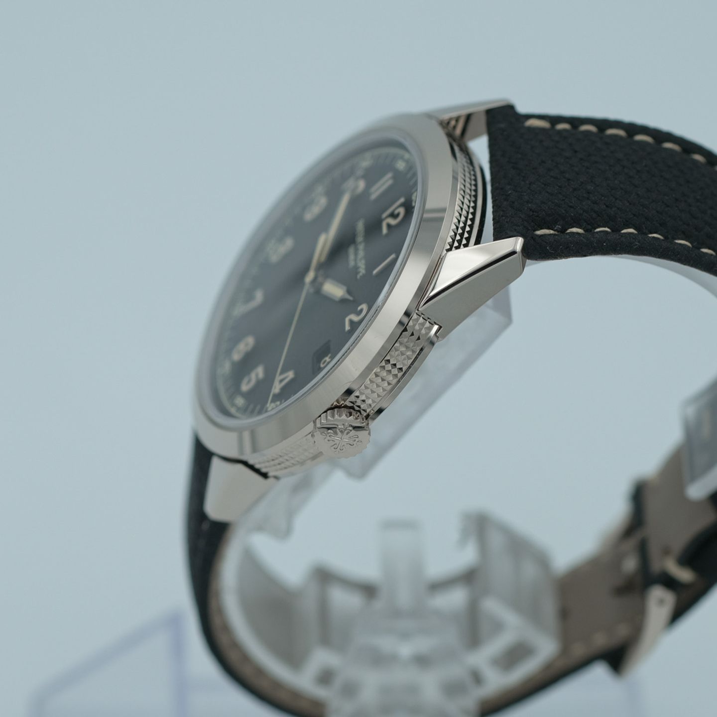 Patek Philippe Calatrava 5226G (2024) - Grey dial 40 mm White Gold case (5/8)