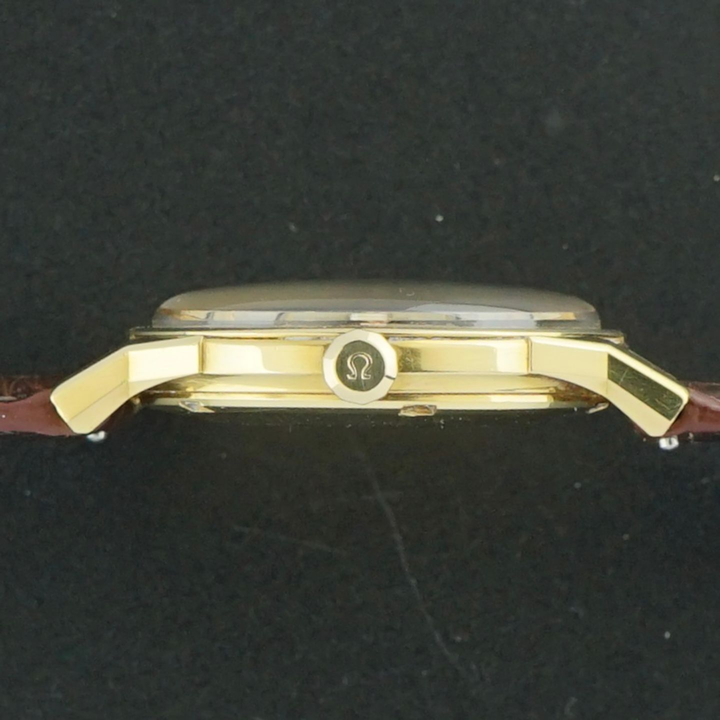 Omega Constellation 168.005 (1966) - White dial 34 mm Yellow Gold case (5/8)