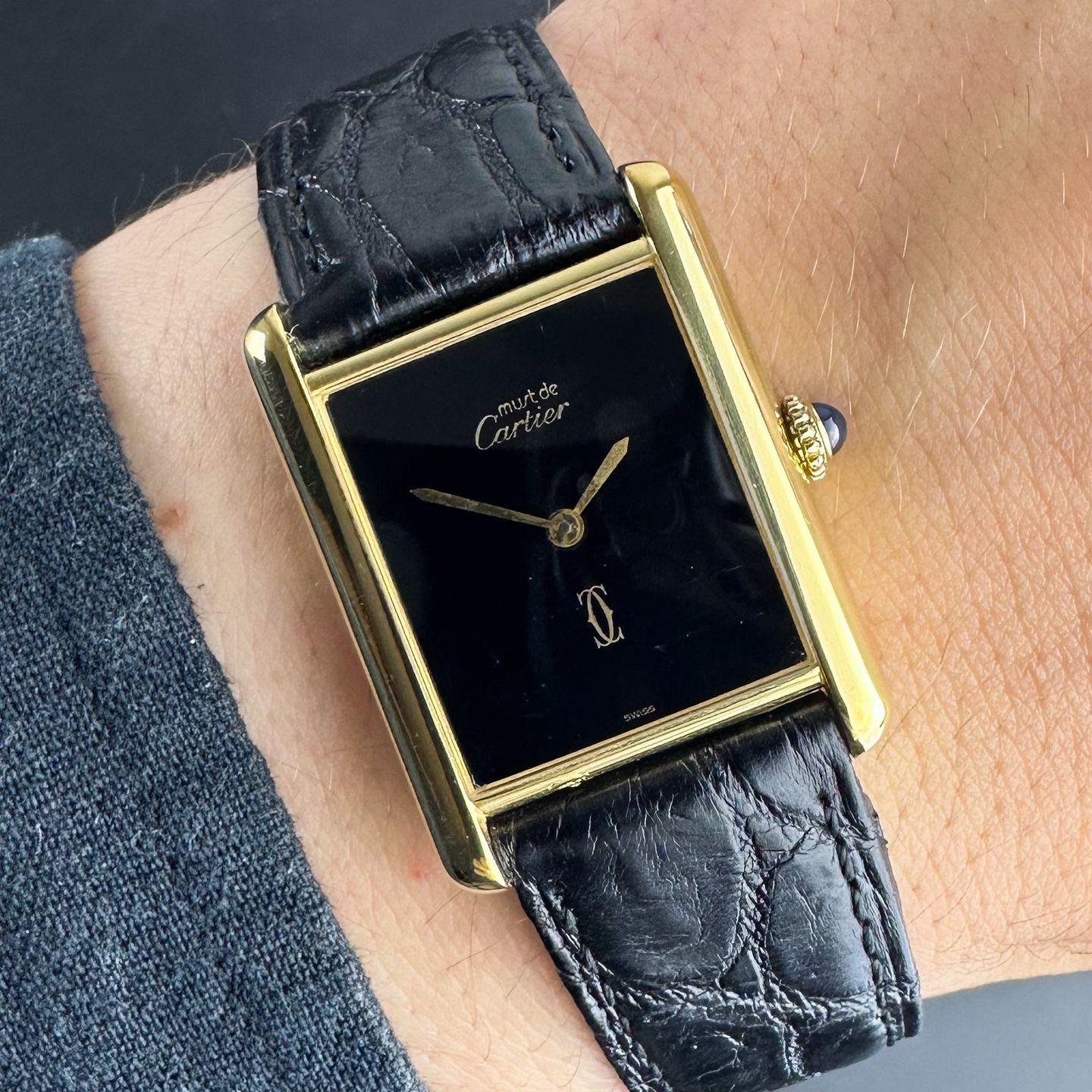 Cartier Tank Tank (1990) - Black dial 23 mm Gold/Steel case (2/8)