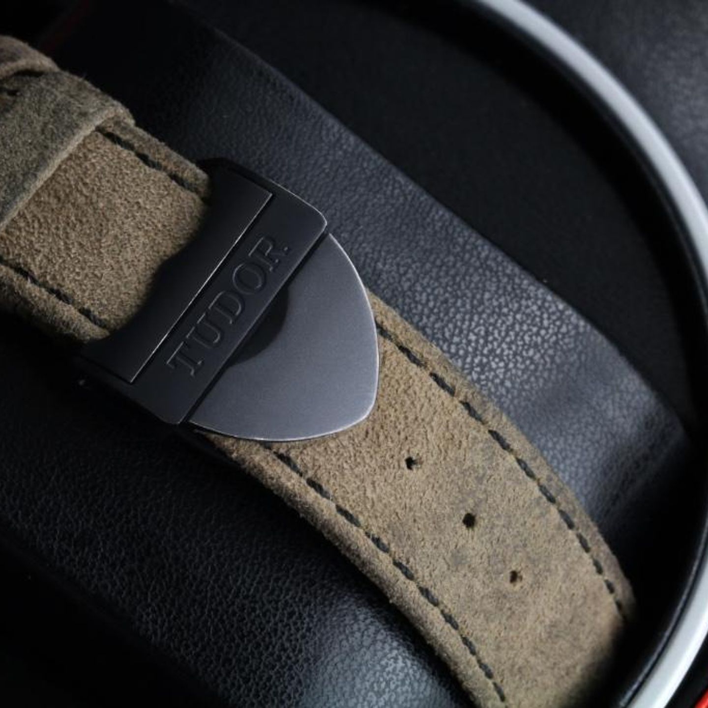 Tudor Fastrider Black Shield 42000CN (2019) - Black dial 42 mm Steel case (5/8)