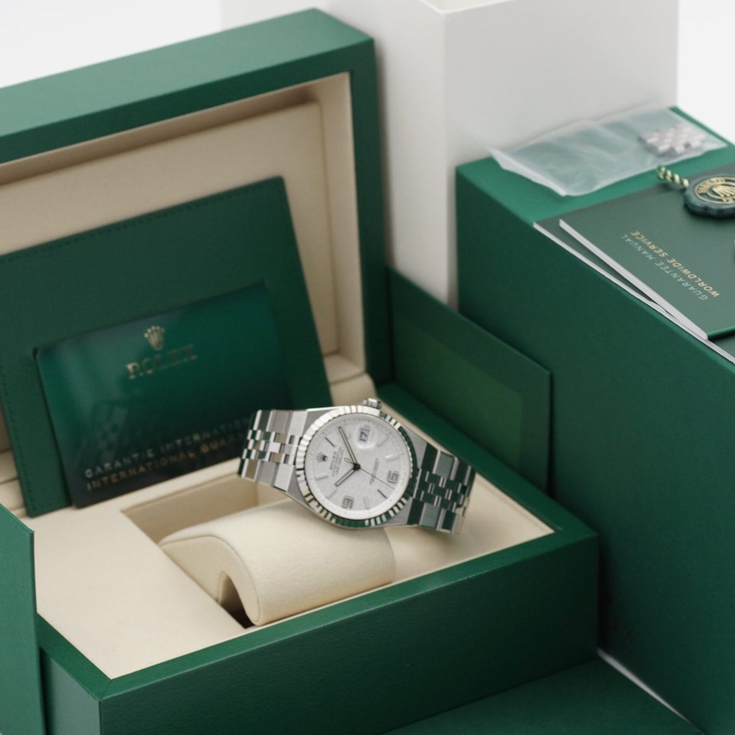 Rolex Land-Dweller 40 127334 (2025) - Wit wijzerplaat 40mm Staal (4/8)