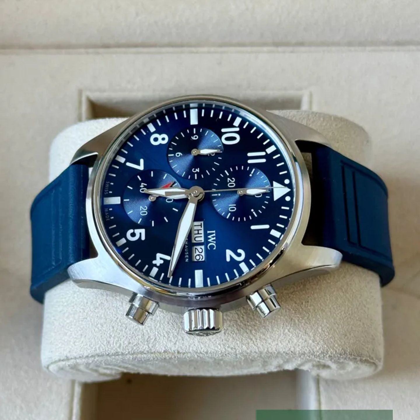 IWC Pilot Chronograph IW388101 (2022) - Blue dial 41 mm Steel case (4/6)
