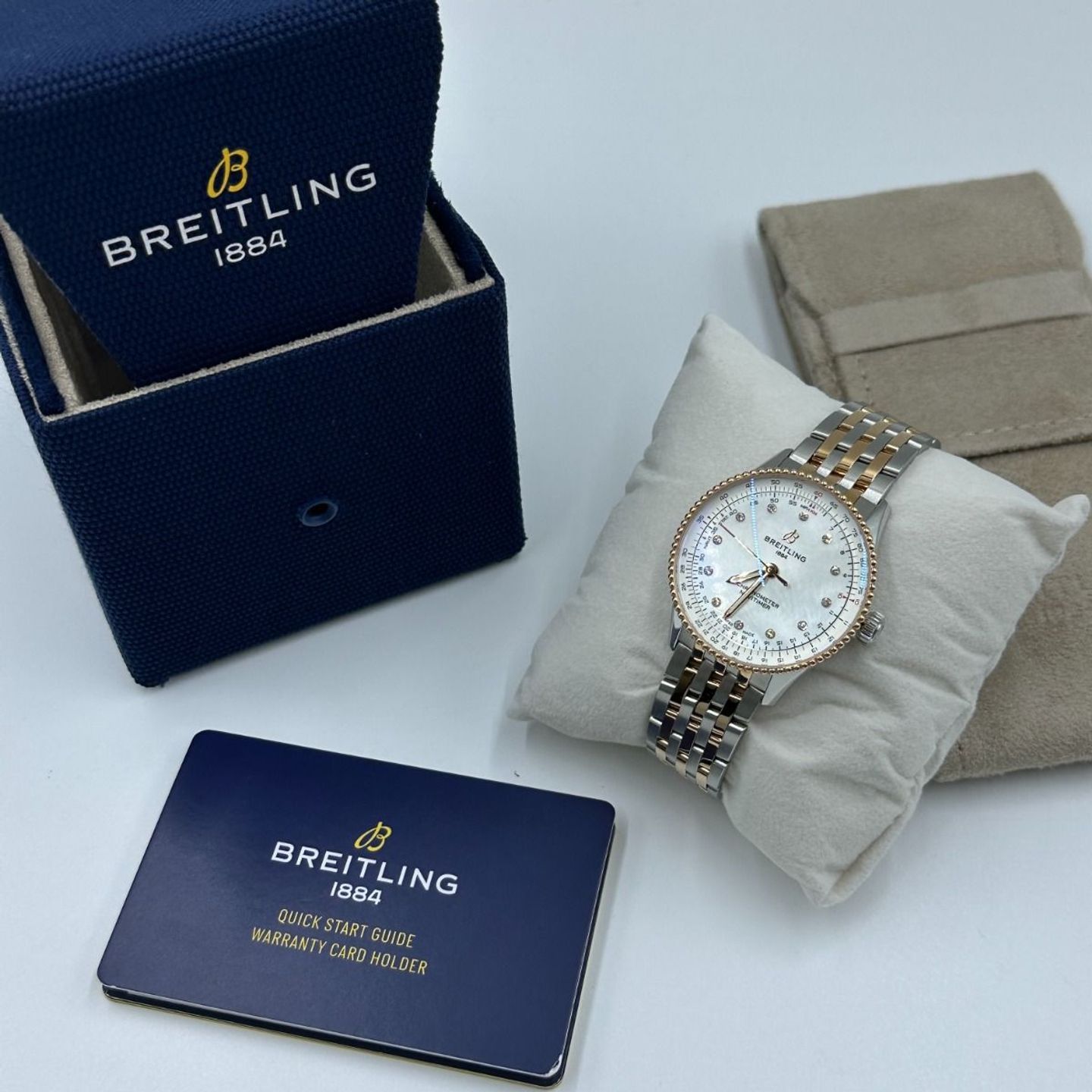 Breitling Navitimer U17327211A1U1 (2024) - Pearl dial 36 mm Steel case (2/8)