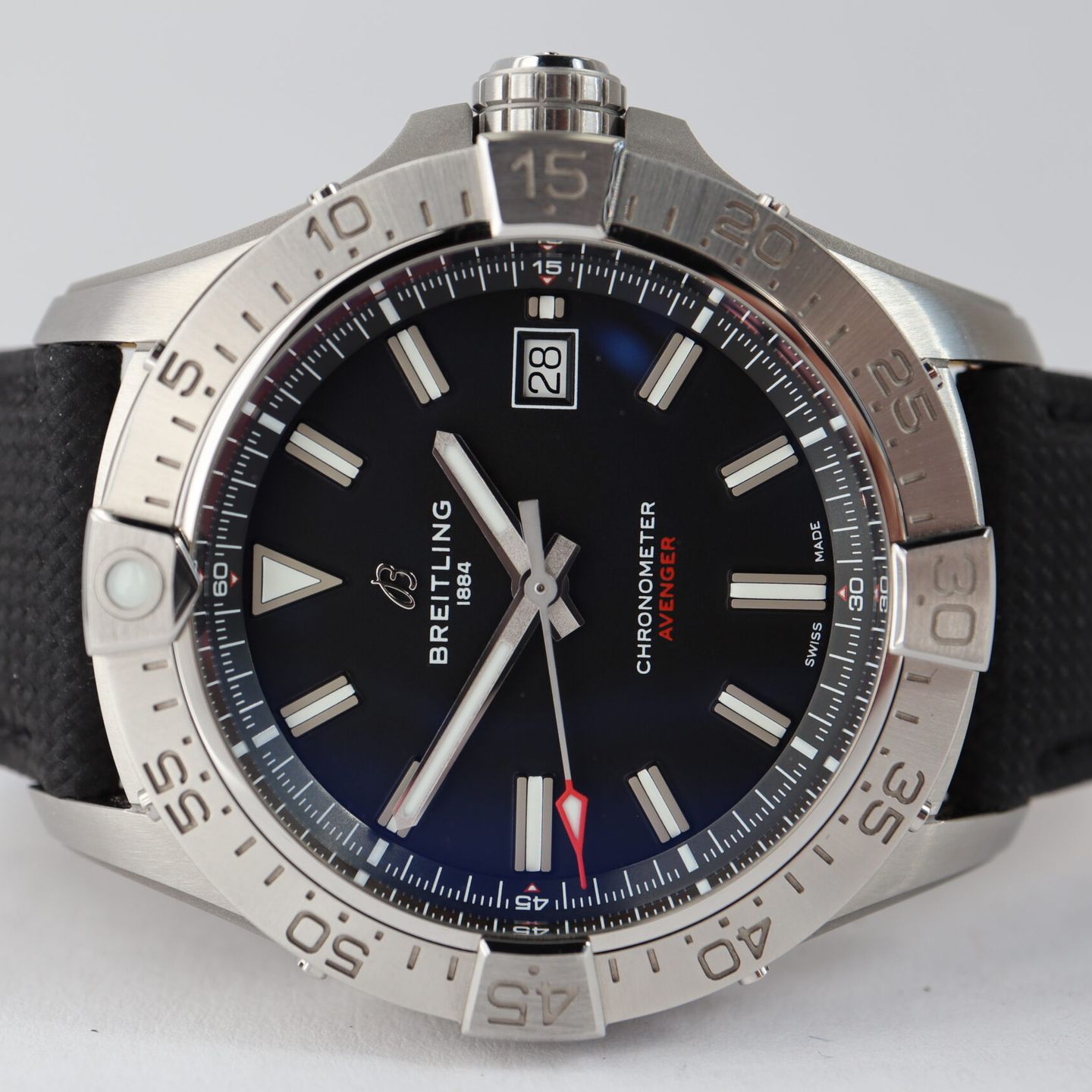 Breitling Avenger A17328101B1X1 (2024) - Zwart wijzerplaat 42mm Staal (2/8)