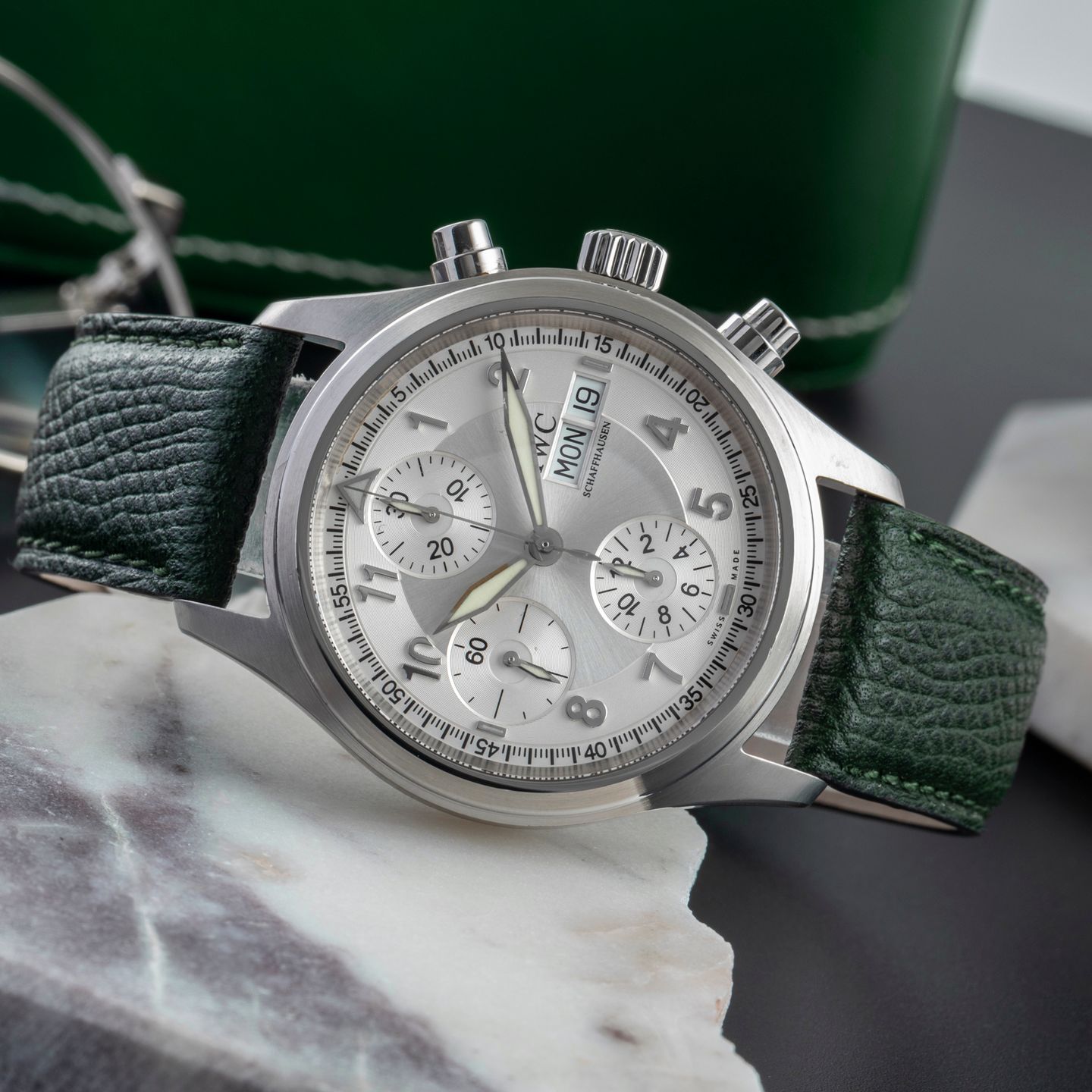 IWC Pilot Spitfire Chronograph IW370628 (2005) - Silver dial 39 mm Steel case (2/8)