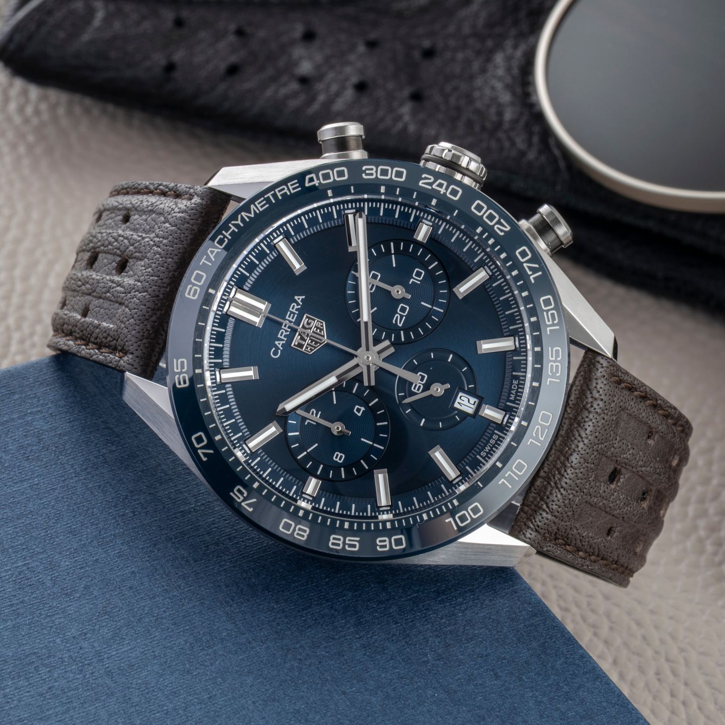 TAG Heuer Carrera CBN2A1A (Onbekend (willekeurig serienummer)) - Blauw wijzerplaat 44mm Staal (2/8)