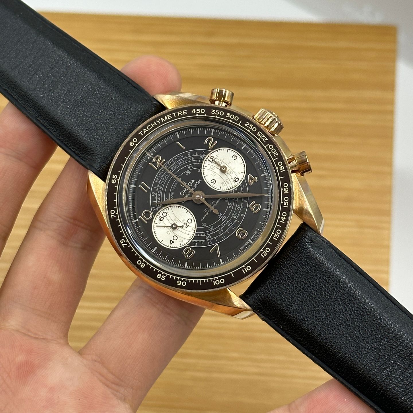 Omega Speedmaster 329.92.43.51.10.001 (2024) - Bruin wijzerplaat 43mm Brons (7/8)