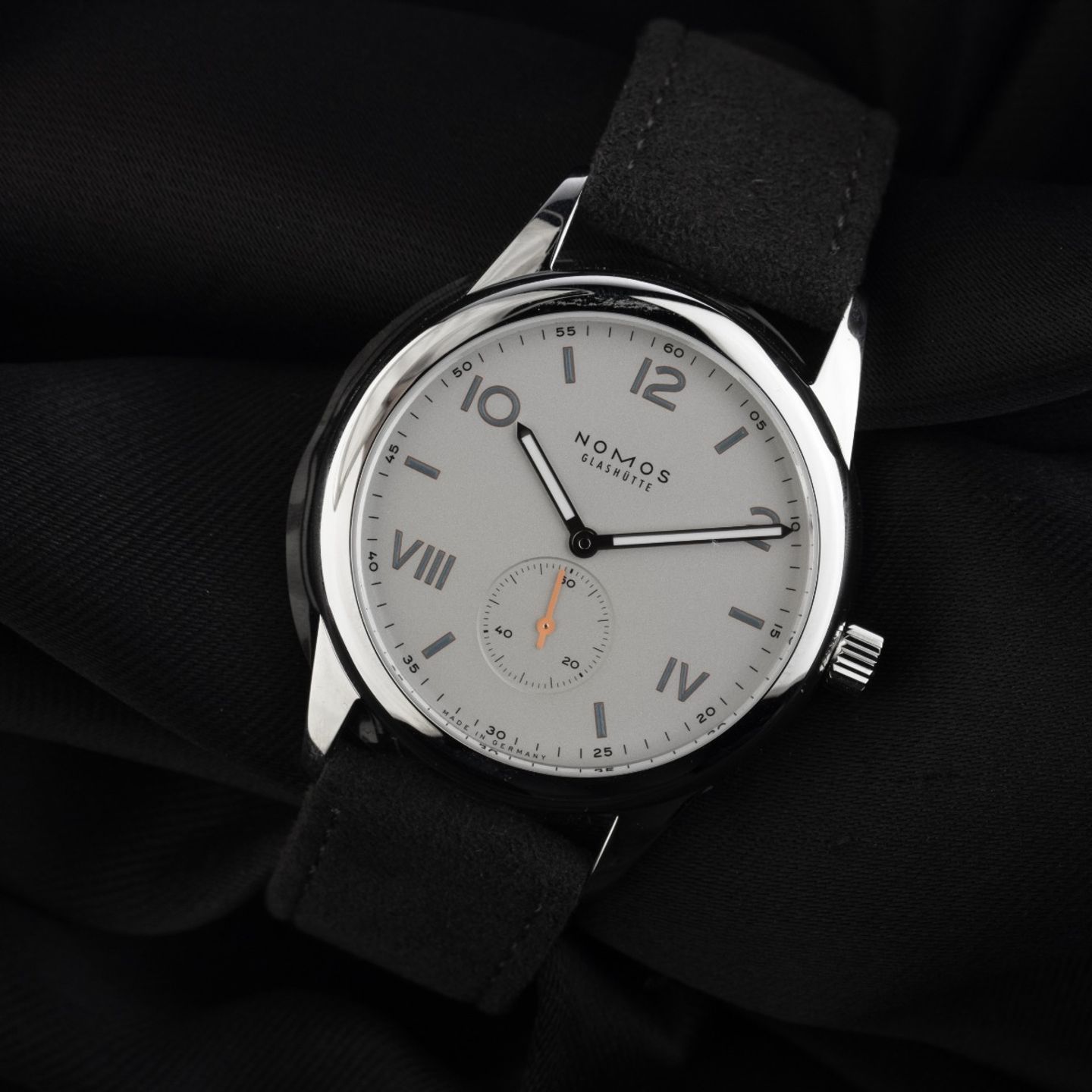 NOMOS Club Campus 737 (2026) - Wit wijzerplaat 39mm Staal (3/7)