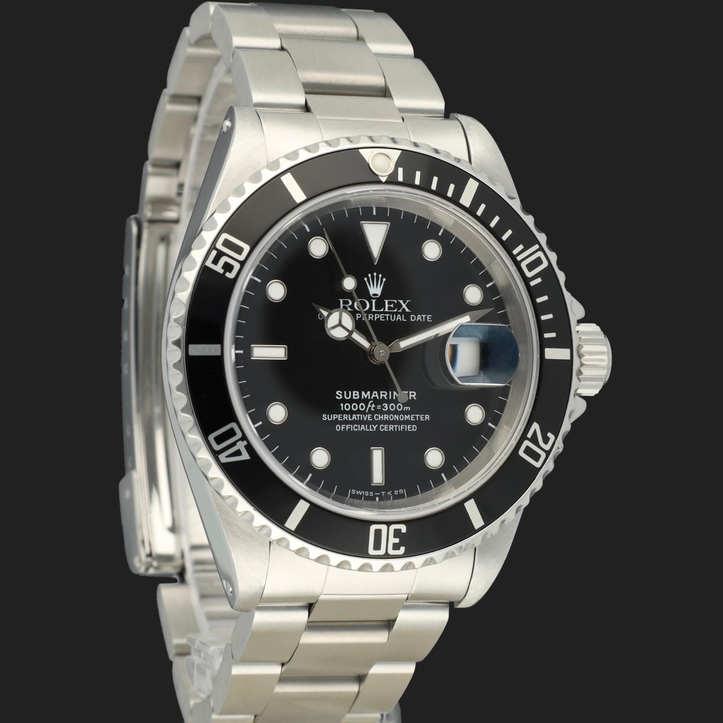 Rolex Submariner Date 16610 (1996) - Black dial 40 mm Steel case (4/8)