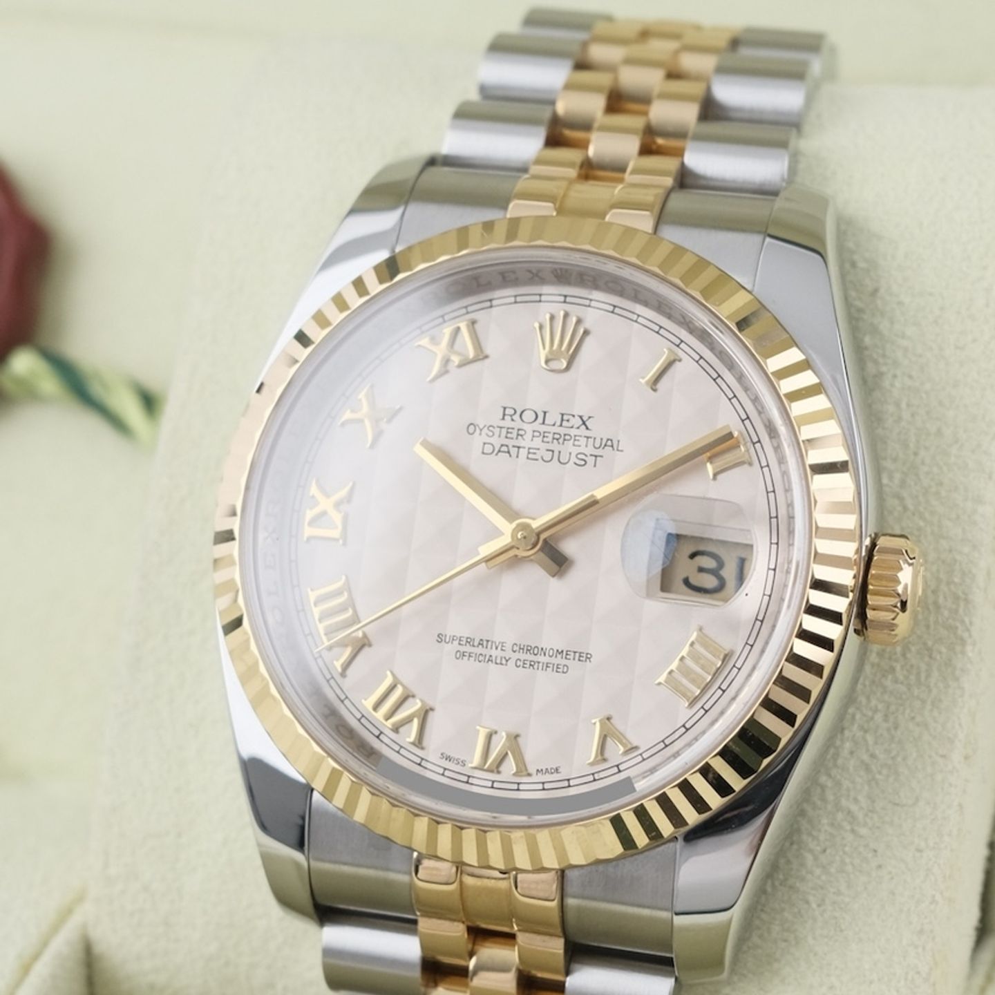 Rolex Datejust 36 116233 (2012) - Beige dial 36 mm Gold/Steel case (4/8)