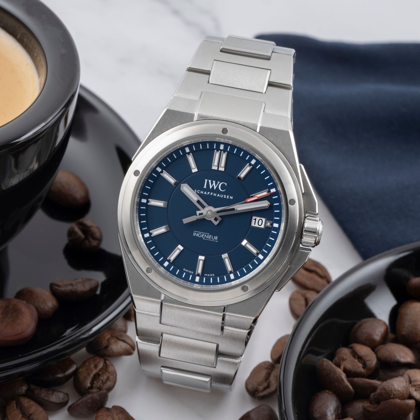 IWC Ingenieur Automatic IW323909 (Unknown (random serial)) - Blue dial 40 mm Steel case (1/8)