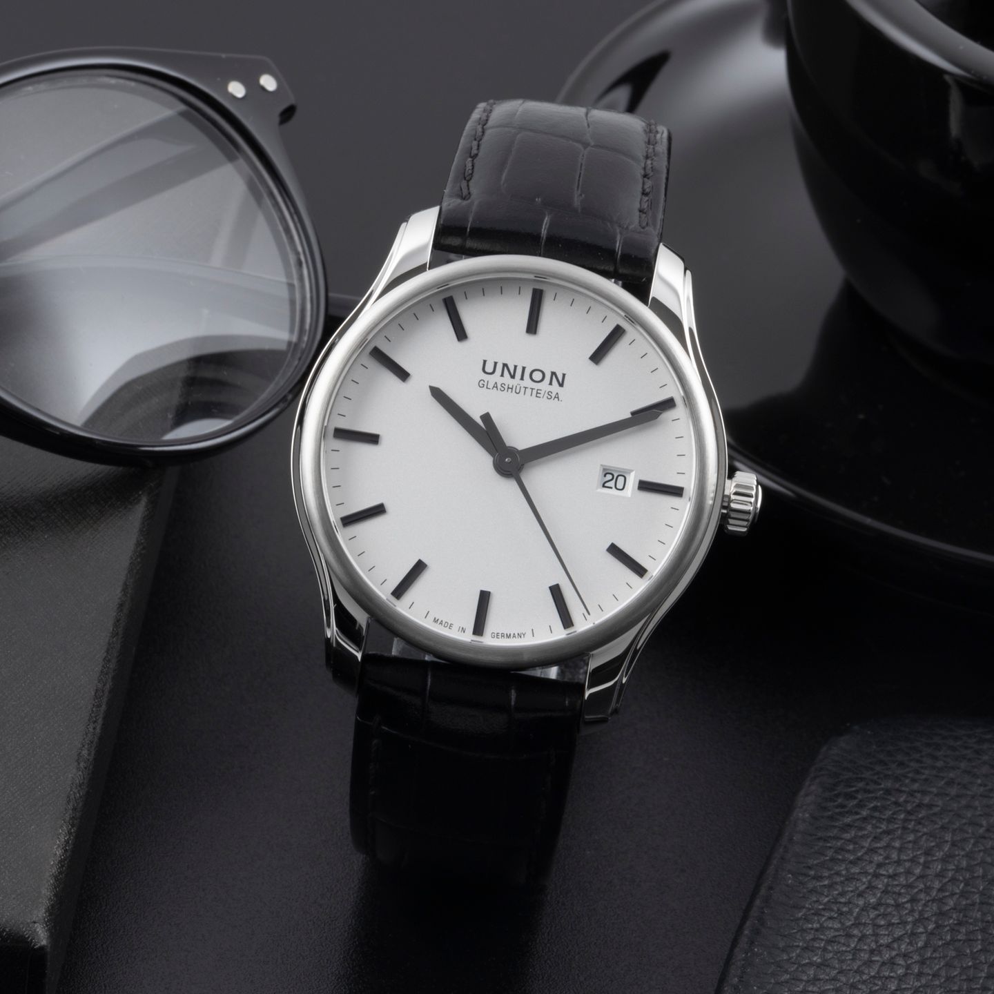 Union Glashütte Unknown 26-32-09-05-10 (2015) - Black dial 40 mm Steel case (1/8)