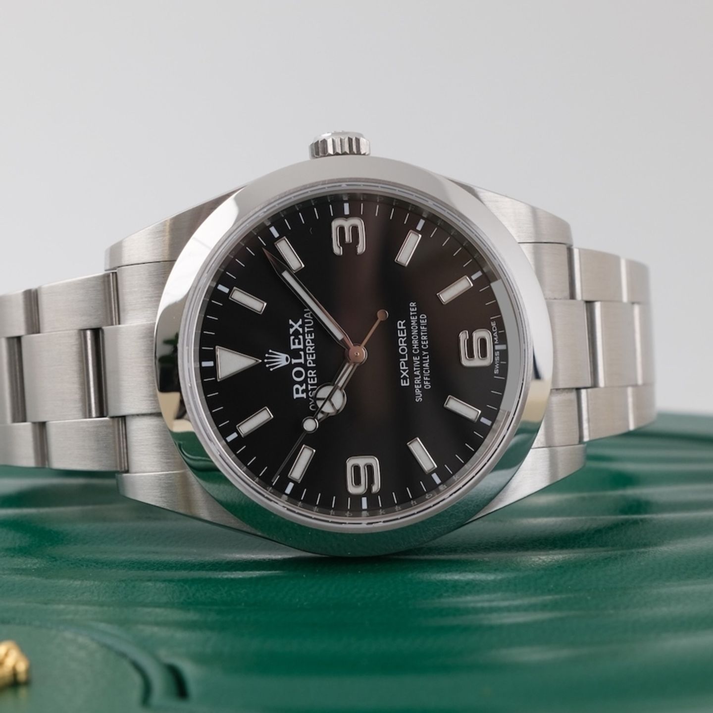 Rolex Explorer 214270 - (3/8)