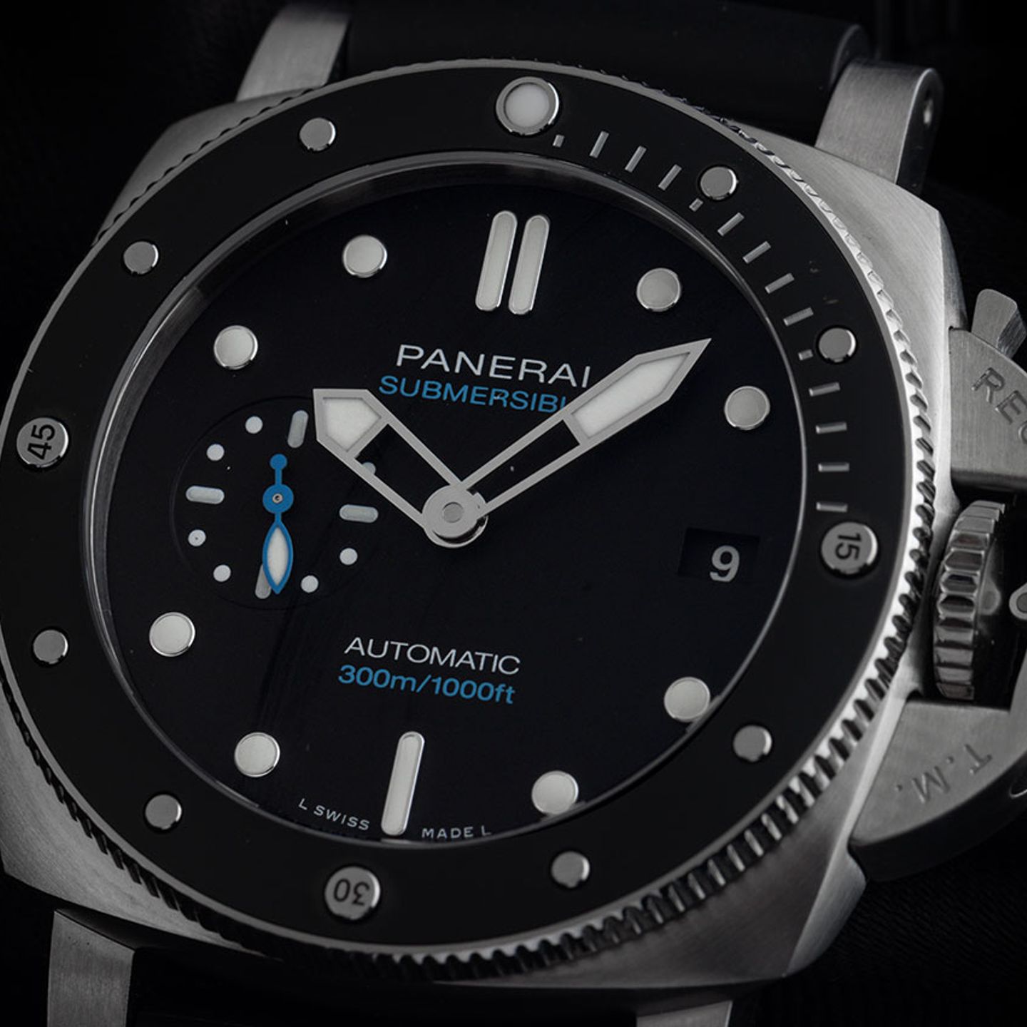 Panerai Luminor Submersible PAM02683 (2025) - Zwart wijzerplaat 42mm Staal (3/8)