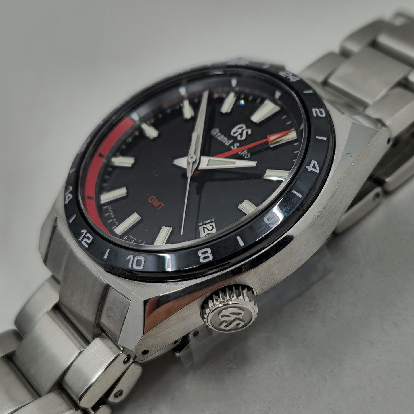 Grand Seiko Sport Collection SBGN019G (2025) - Black dial 40 mm Steel case (3/8)