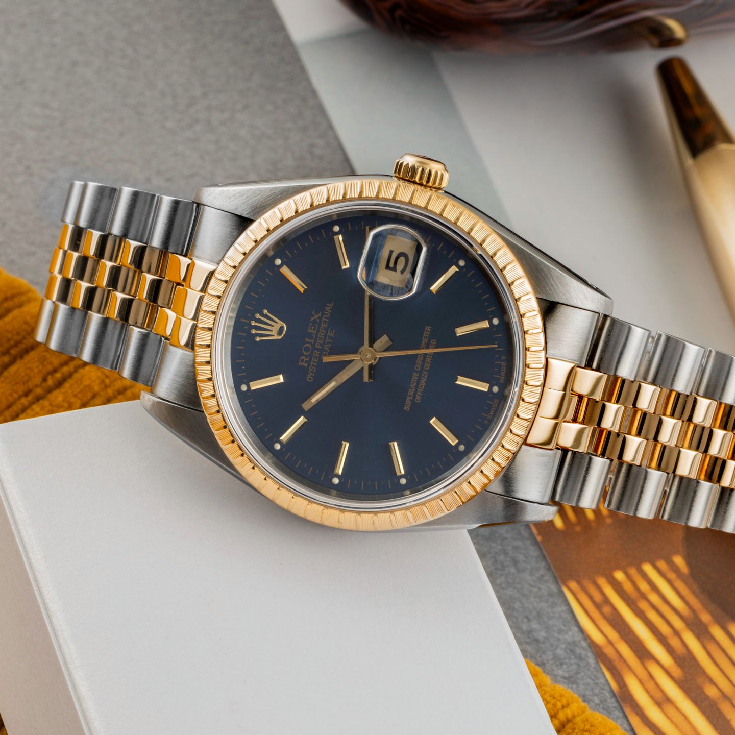 Rolex Oyster Perpetual Date 15223 (1990) - 34mm Goud/Staal (2/8)