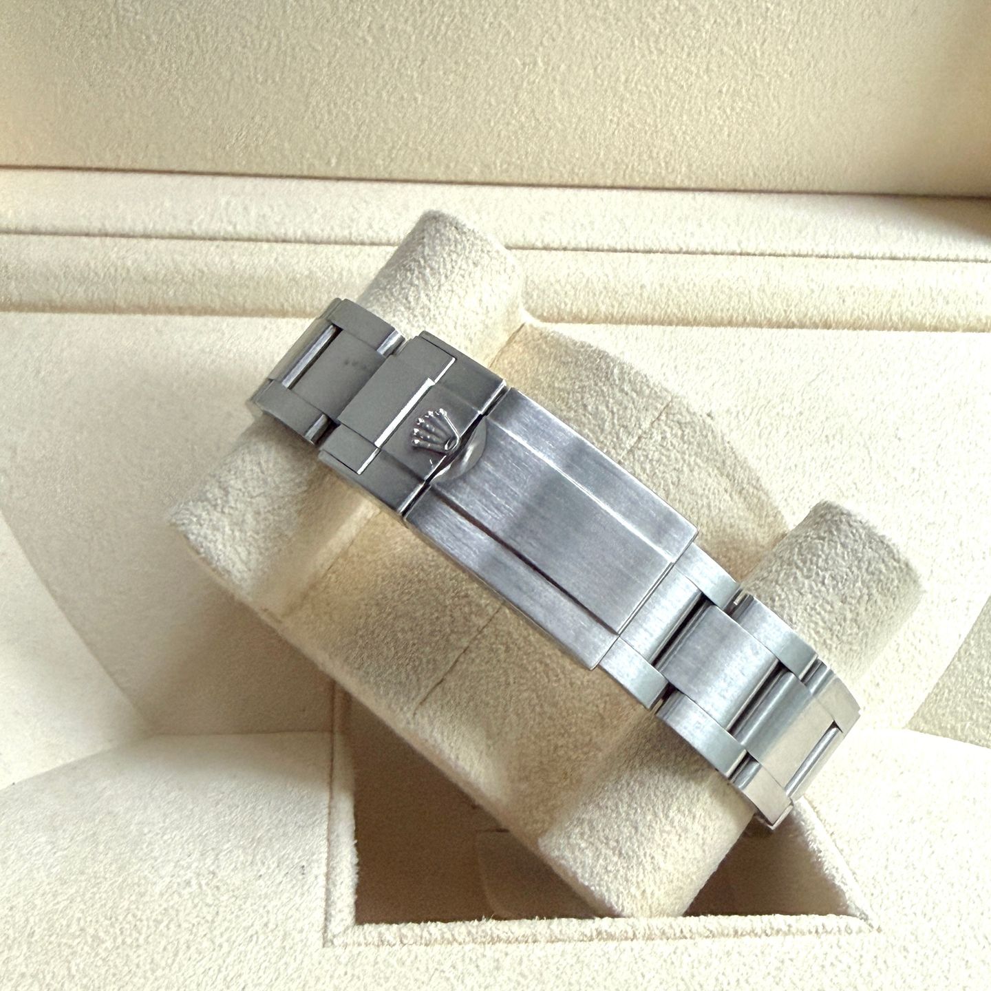 Rolex Explorer II 216570 (2013) - Black dial 42 mm Steel case (13/14)