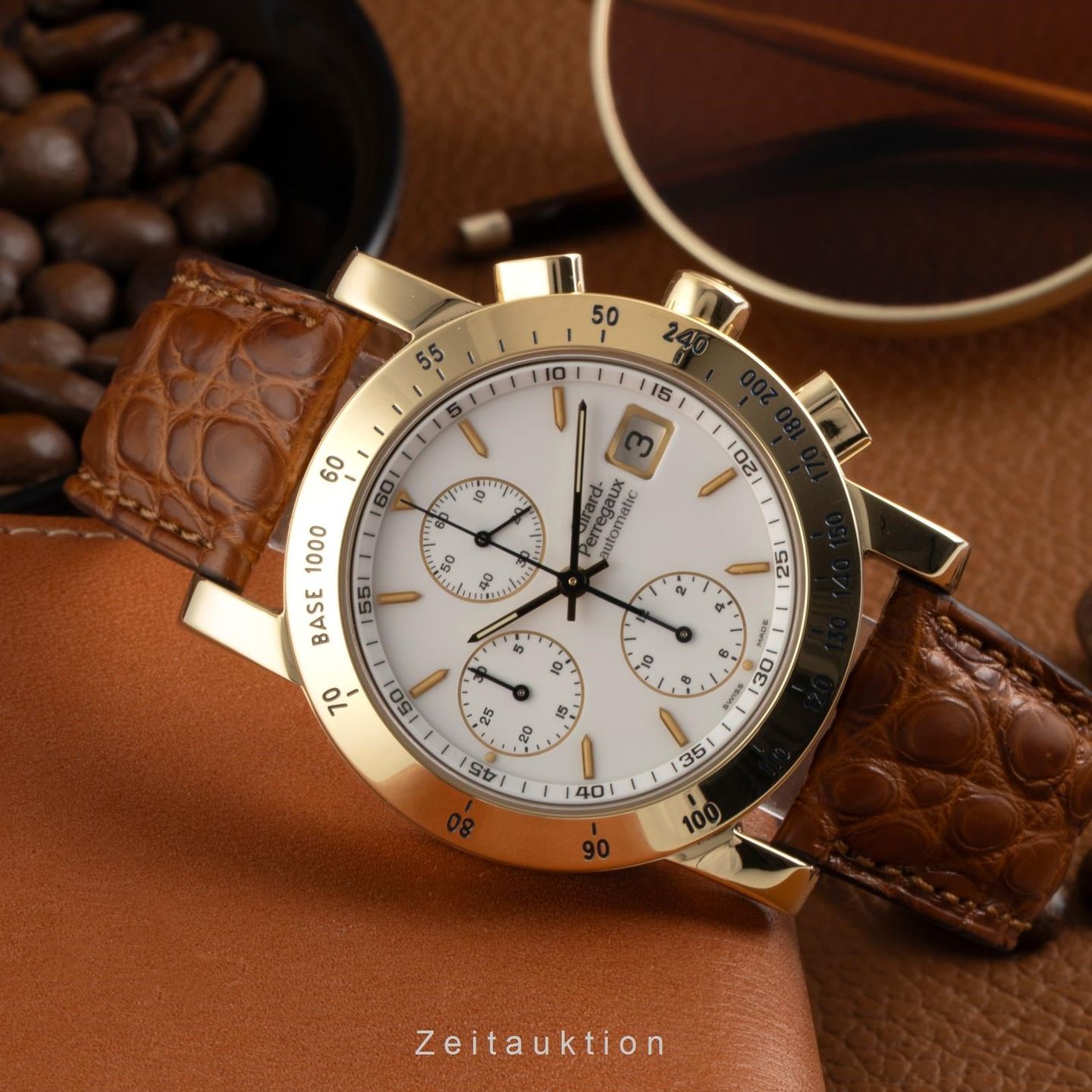 Girard-Perregaux Unknown 1010 (Unknown (random serial)) - White dial 39 mm Yellow Gold case (2/8)