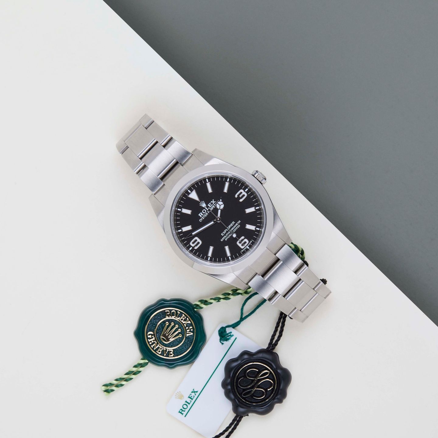 Rolex Explorer 214270 - (2/8)