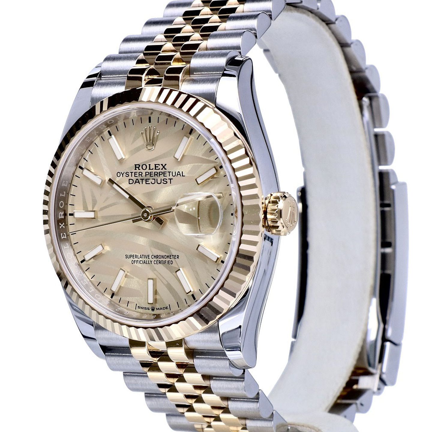 Rolex Datejust 36 126233 (2022) - Champagne wijzerplaat 36mm Staal (2/8)