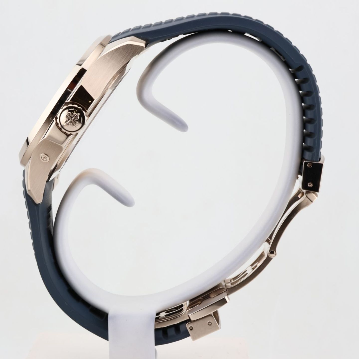 Patek Philippe Aquanaut 5164G-001 (2024) - Blue dial 40 mm White Gold case (4/8)