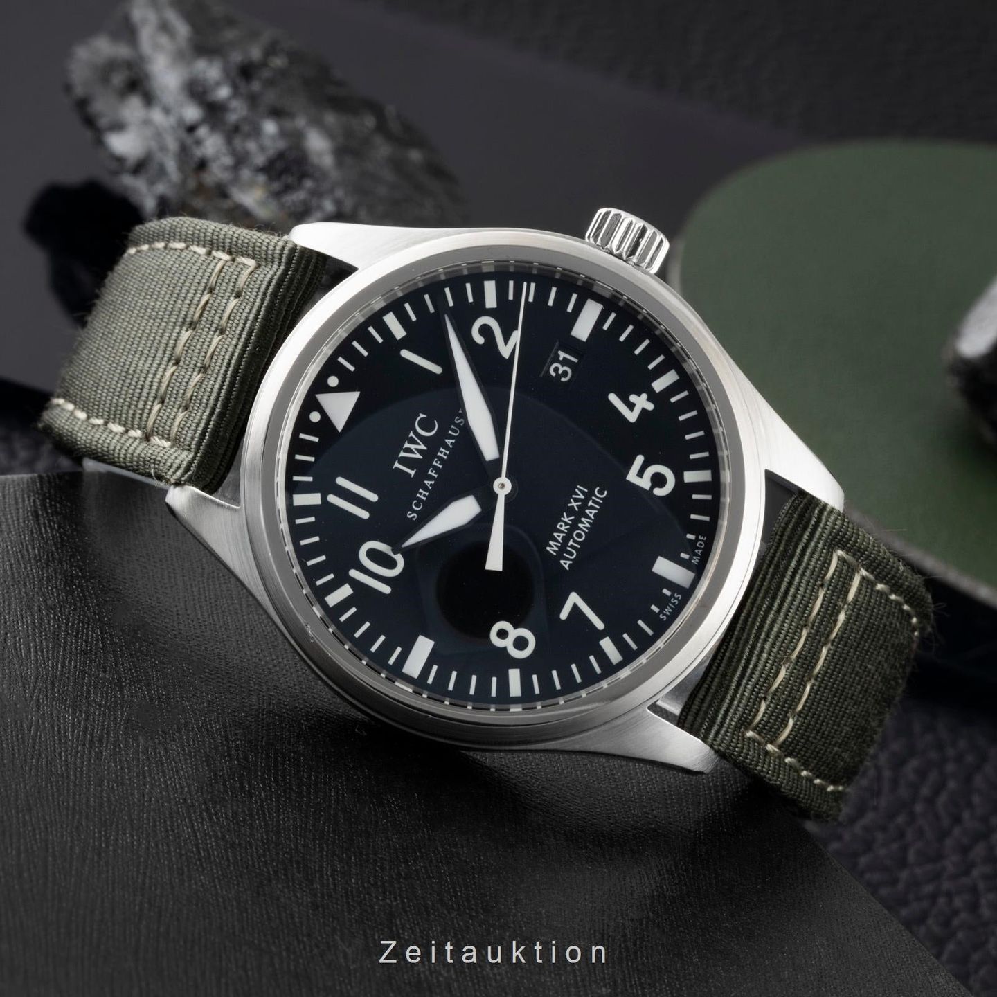 IWC Pilot Mark IW325501 (Unknown (random serial)) - Black dial 39 mm Steel case (2/8)