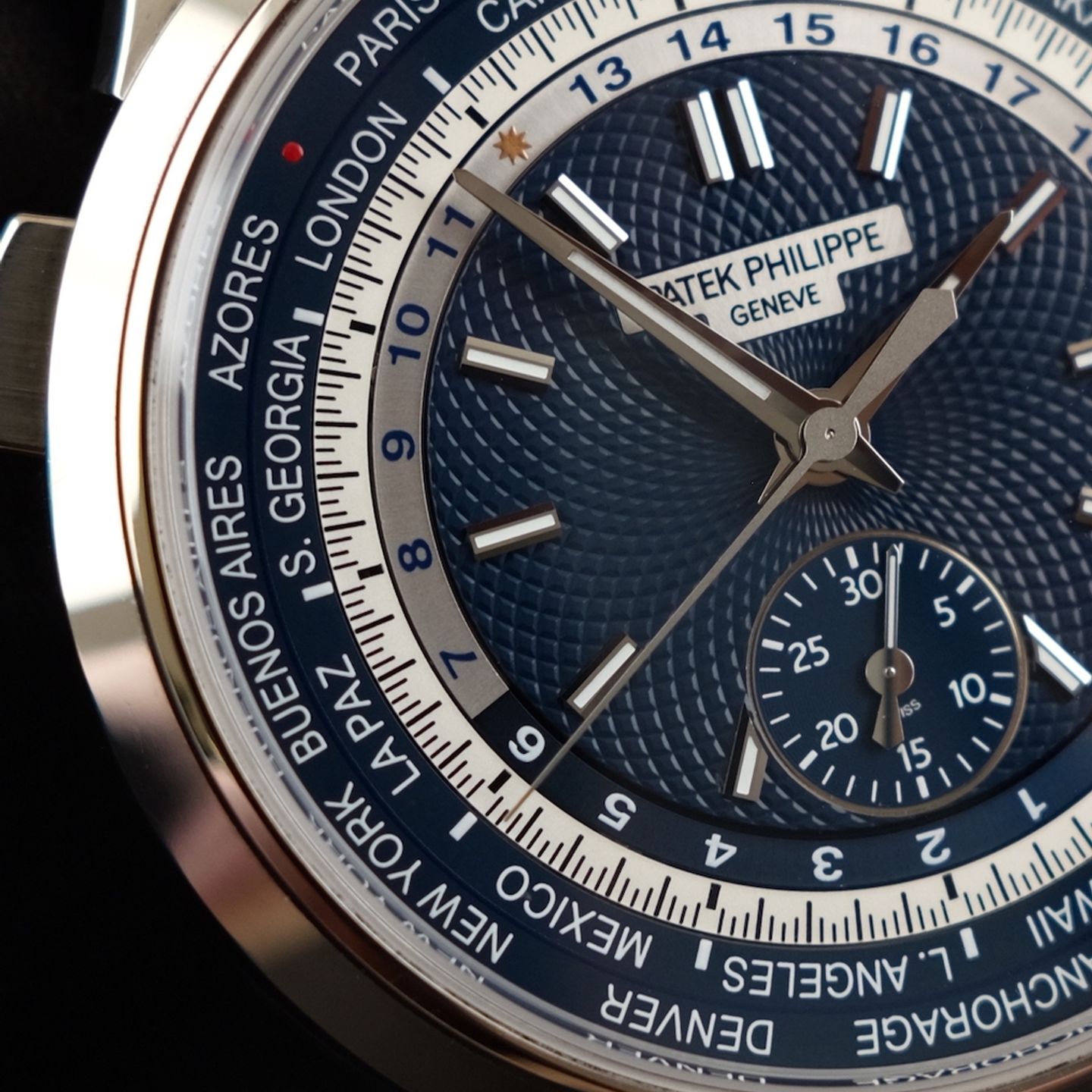 Patek Philippe World Time Chronograph 5930G-010 (2022) - Blue dial 40 mm White Gold case (6/8)