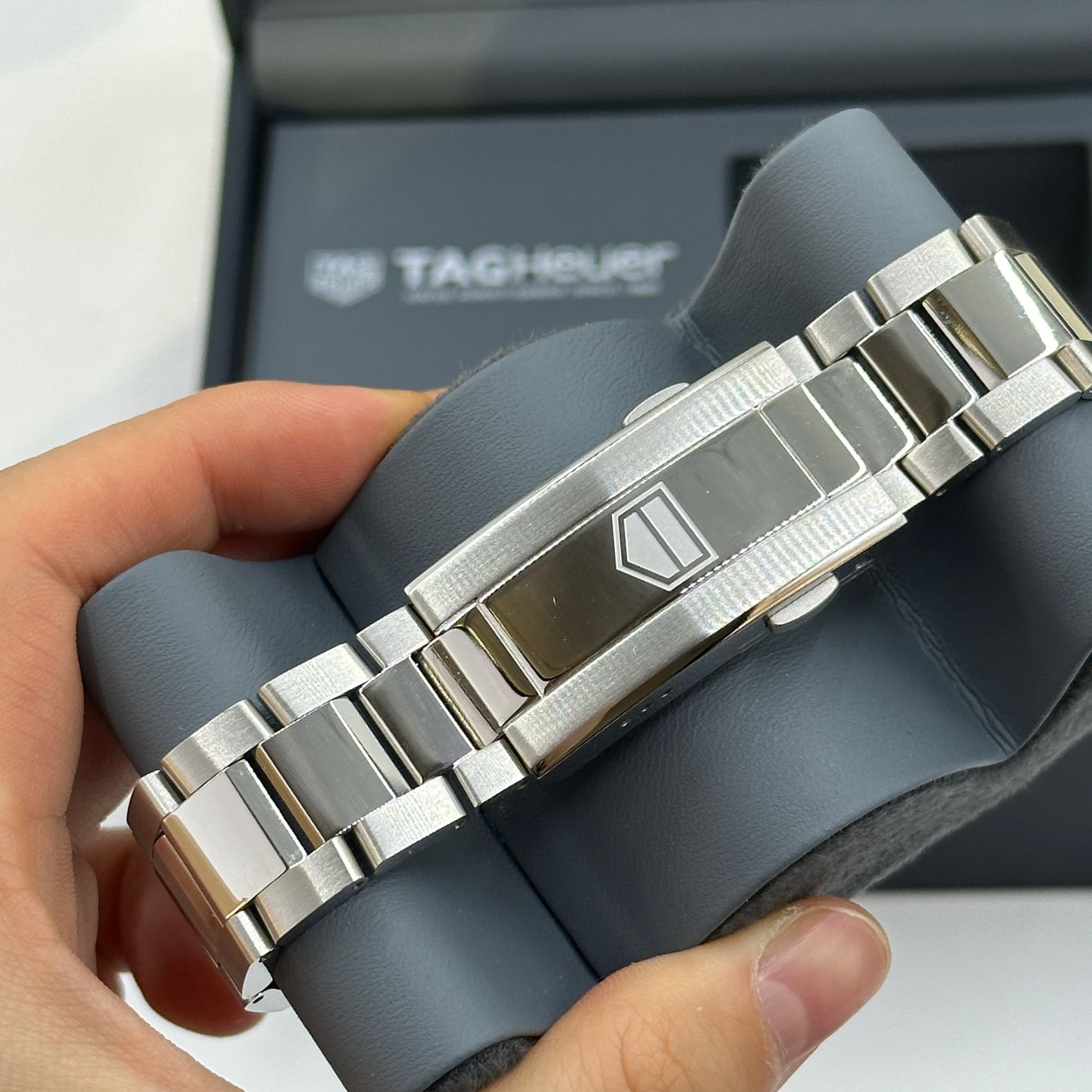TAG Heuer Aquaracer WBP2110.BA0627 (2025) - Black dial 40 mm Steel case (6/8)
