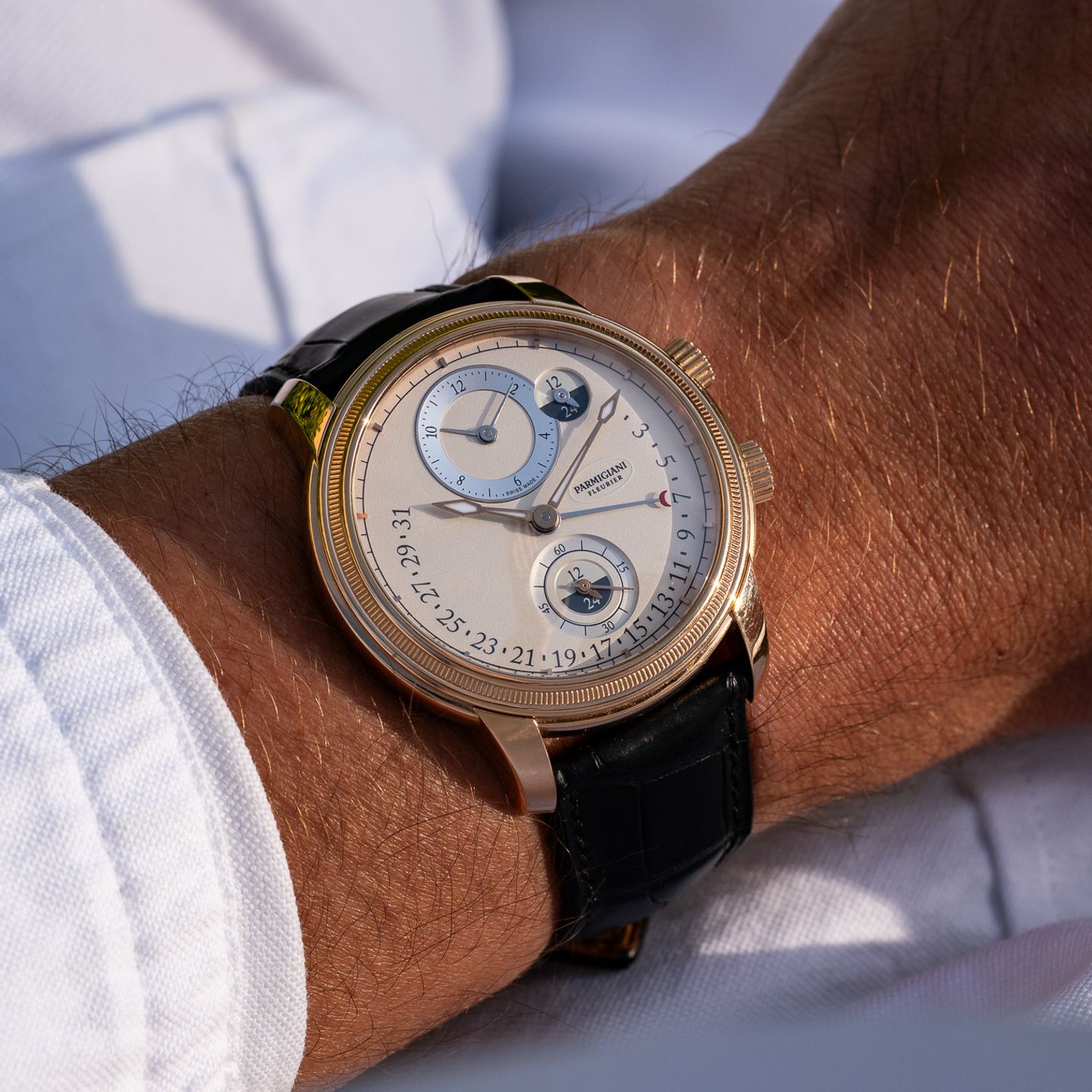 Parmigiani Fleurier Toric PFC493-1002400-HA1442 (2020) - Silver dial 43 mm Rose Gold case (2/8)