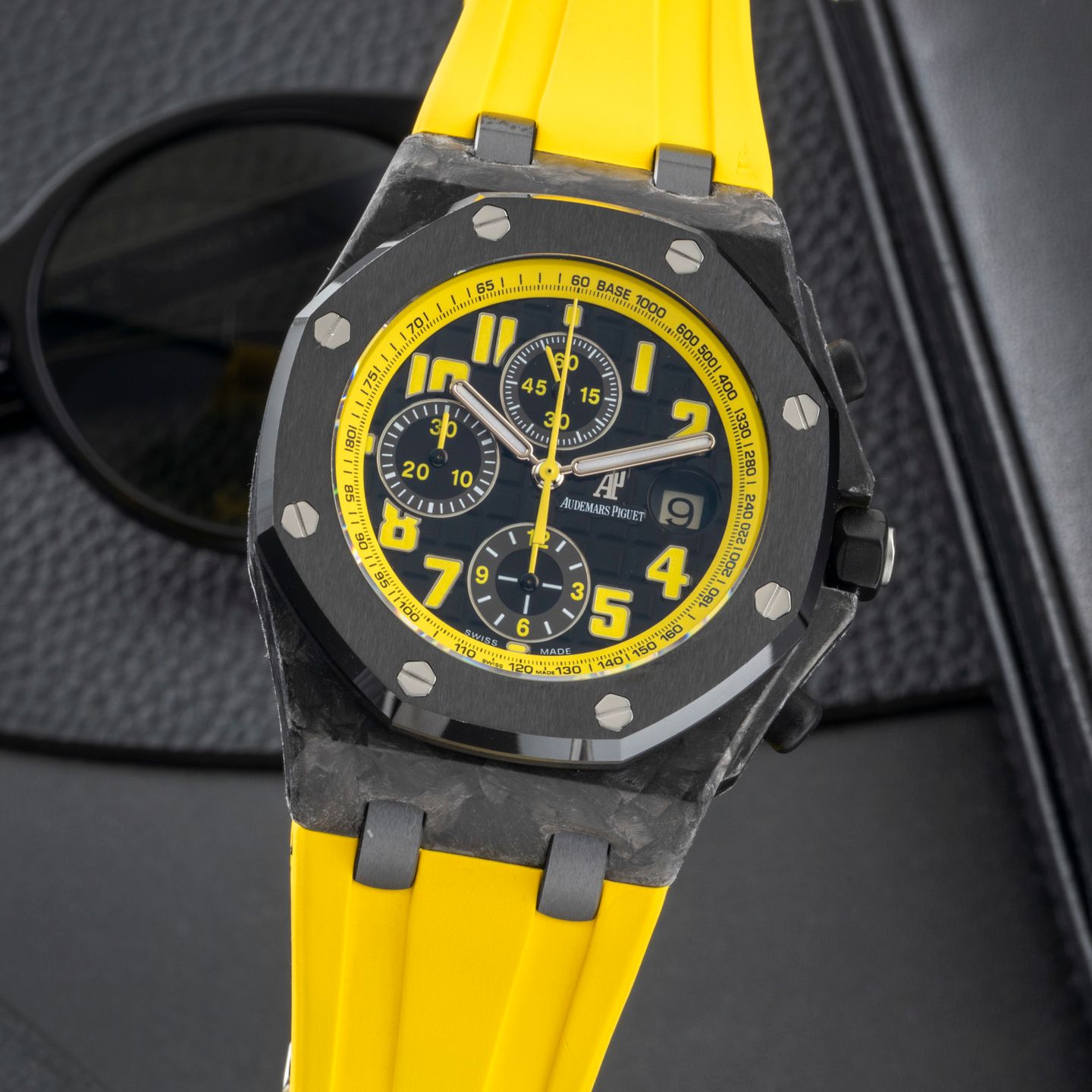 Audemars Piguet Royal Oak Offshore Chronograph 26176FO (2013) - Zwart wijzerplaat 42mm Carbon (3/8)