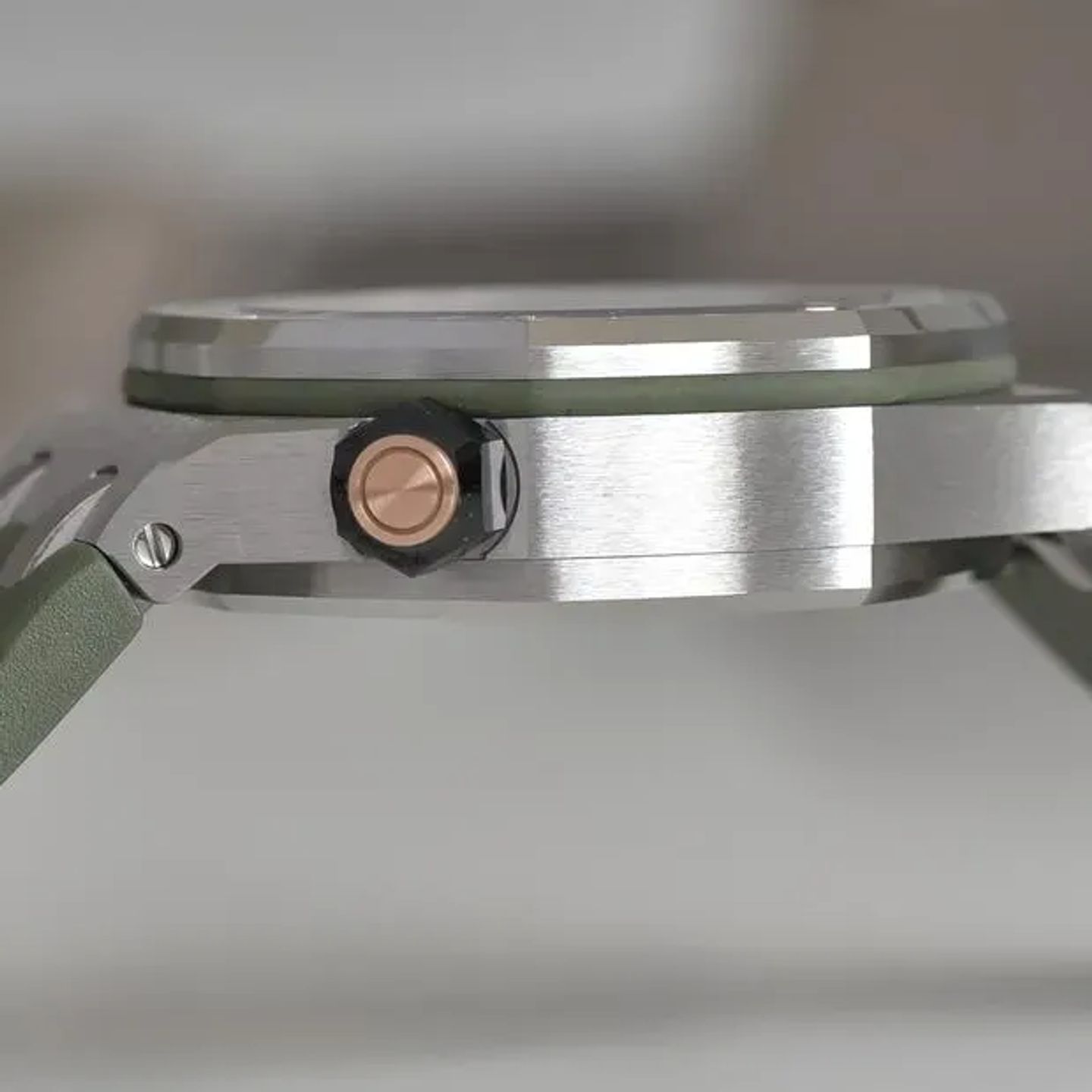 Audemars Piguet Royal Oak Offshore Diver 15720ST.OO.A052CA.01 (2023) - Green dial 42 mm Steel case (3/6)