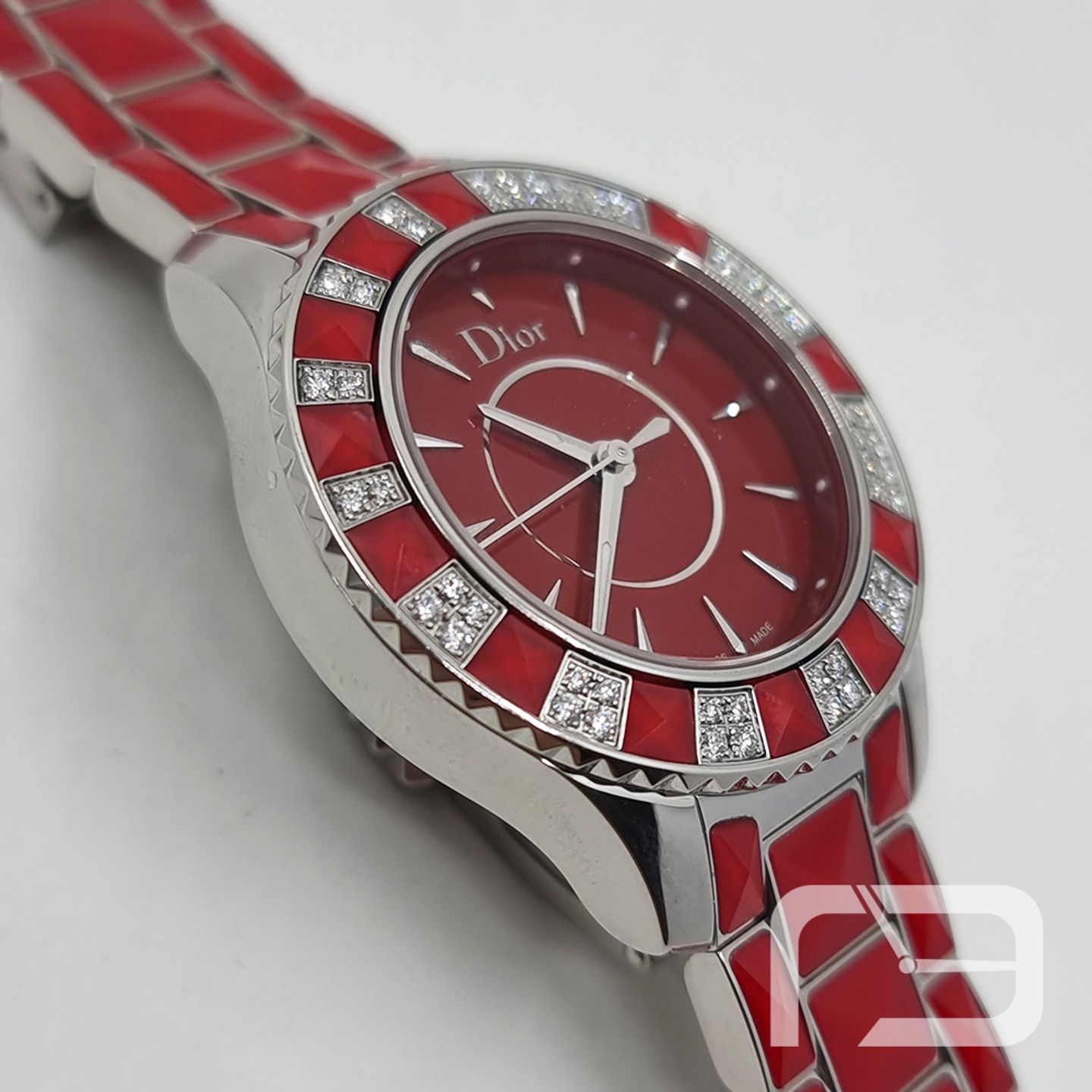 Dior Christal CD143114M001 (2024) - Red dial 33 mm Steel case (4/8)