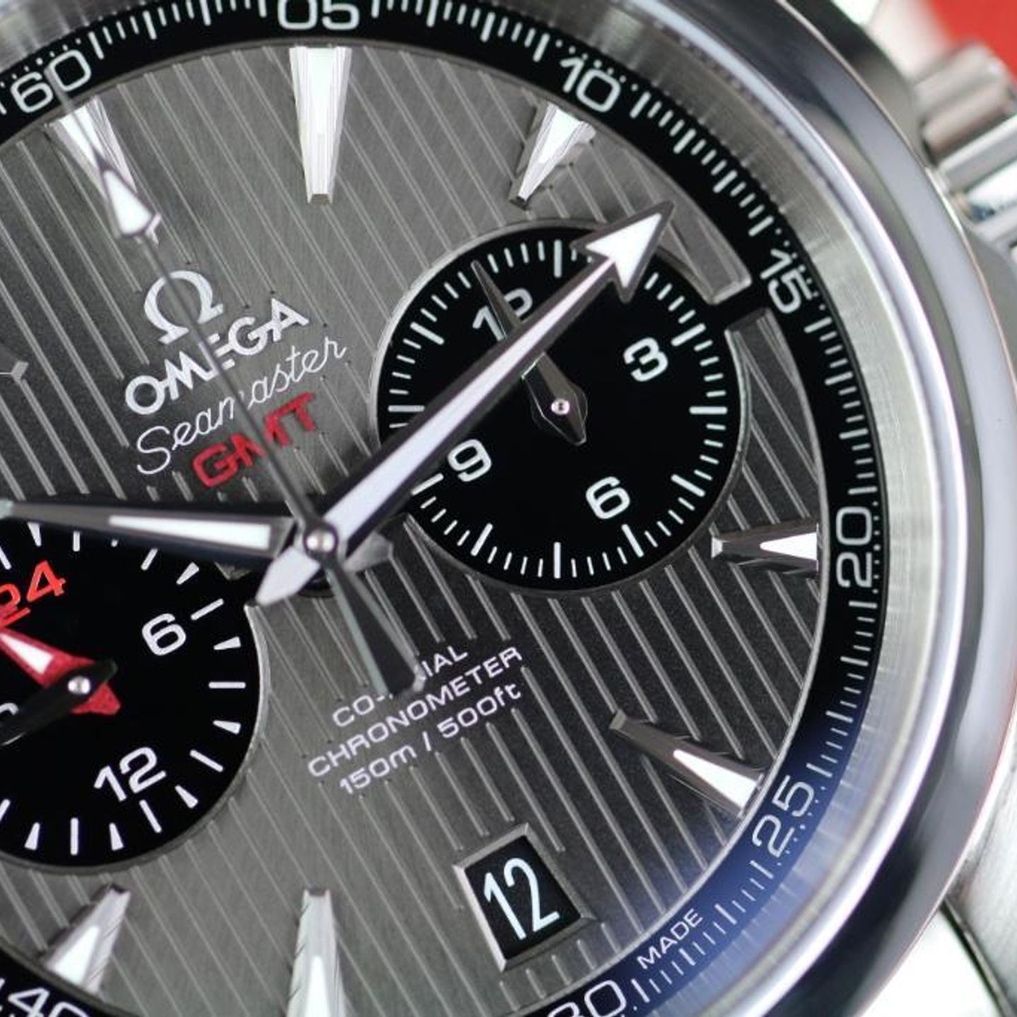 Omega Seamaster Aqua Terra 231.10.43.52.06.001 (2015) - Grey dial 43 mm Steel case (2/4)