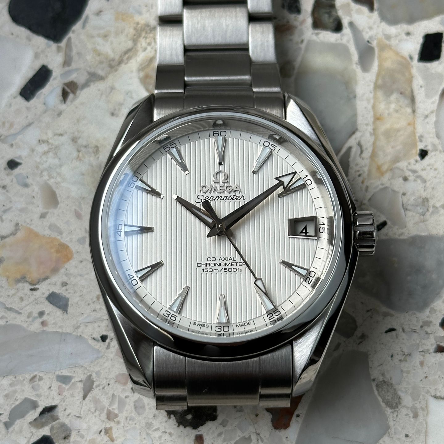 Omega Seamaster Aqua Terra 231.10.39.21.02.001 (2019) - Silver dial 39 mm Steel case (3/8)