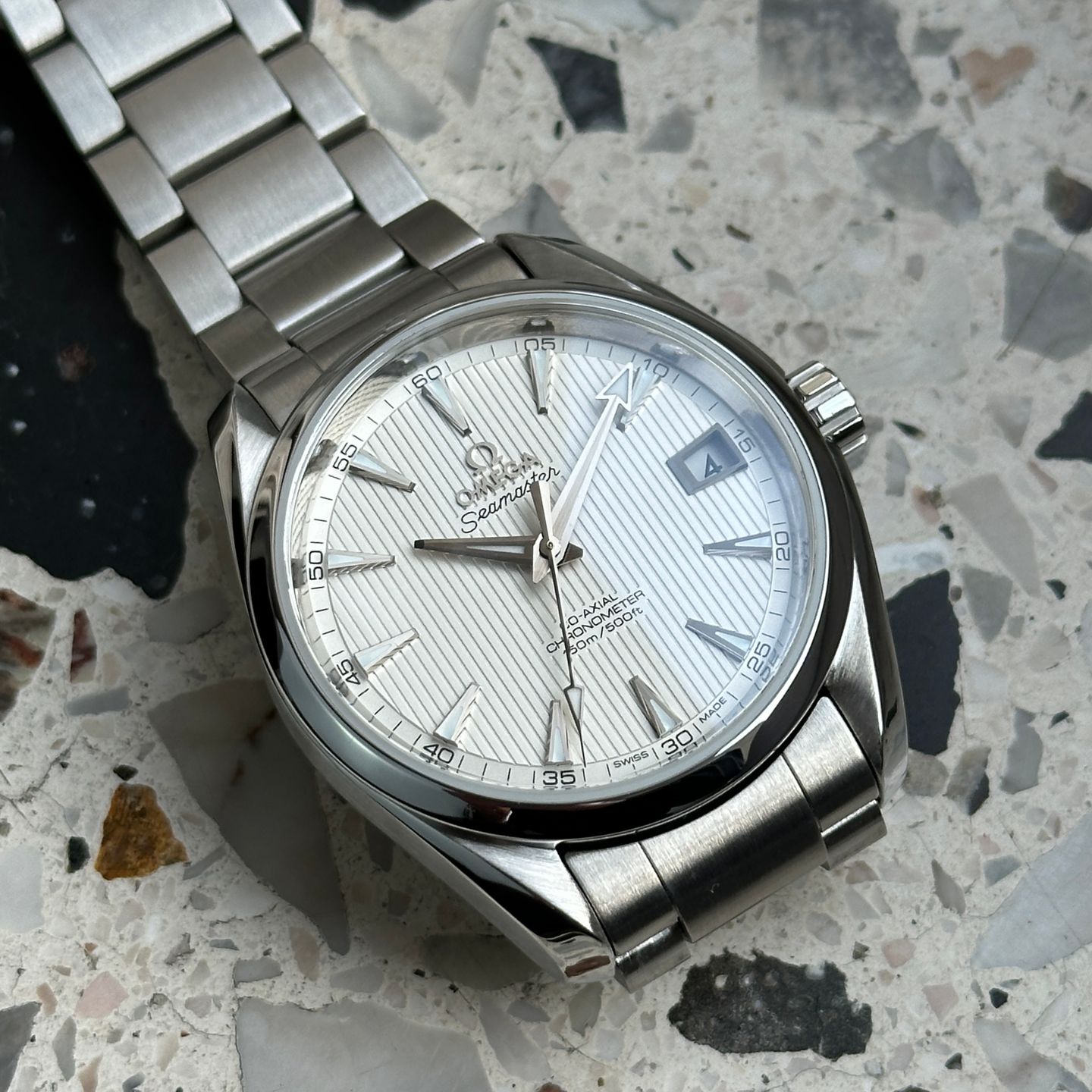 Omega Seamaster Aqua Terra 231.10.39.21.02.001 (2019) - Silver dial 39 mm Steel case (2/8)