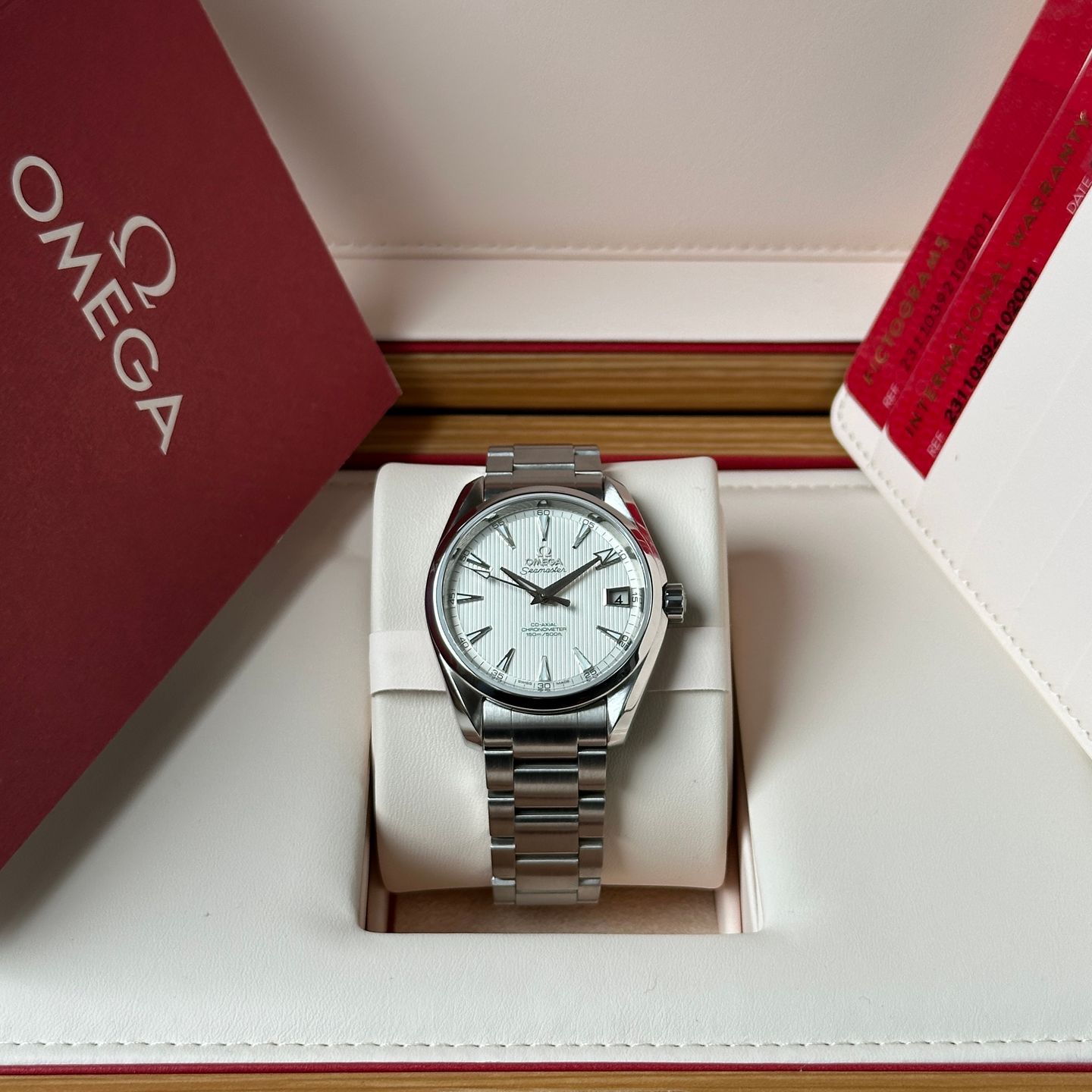 Omega Seamaster Aqua Terra 231.10.39.21.02.001 (2019) - Silver dial 39 mm Steel case (8/8)