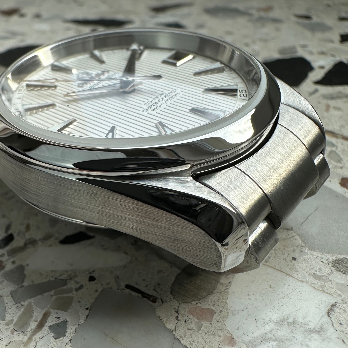 Omega Seamaster Aqua Terra 231.10.39.21.02.001 (2019) - Silver dial 39 mm Steel case (4/8)