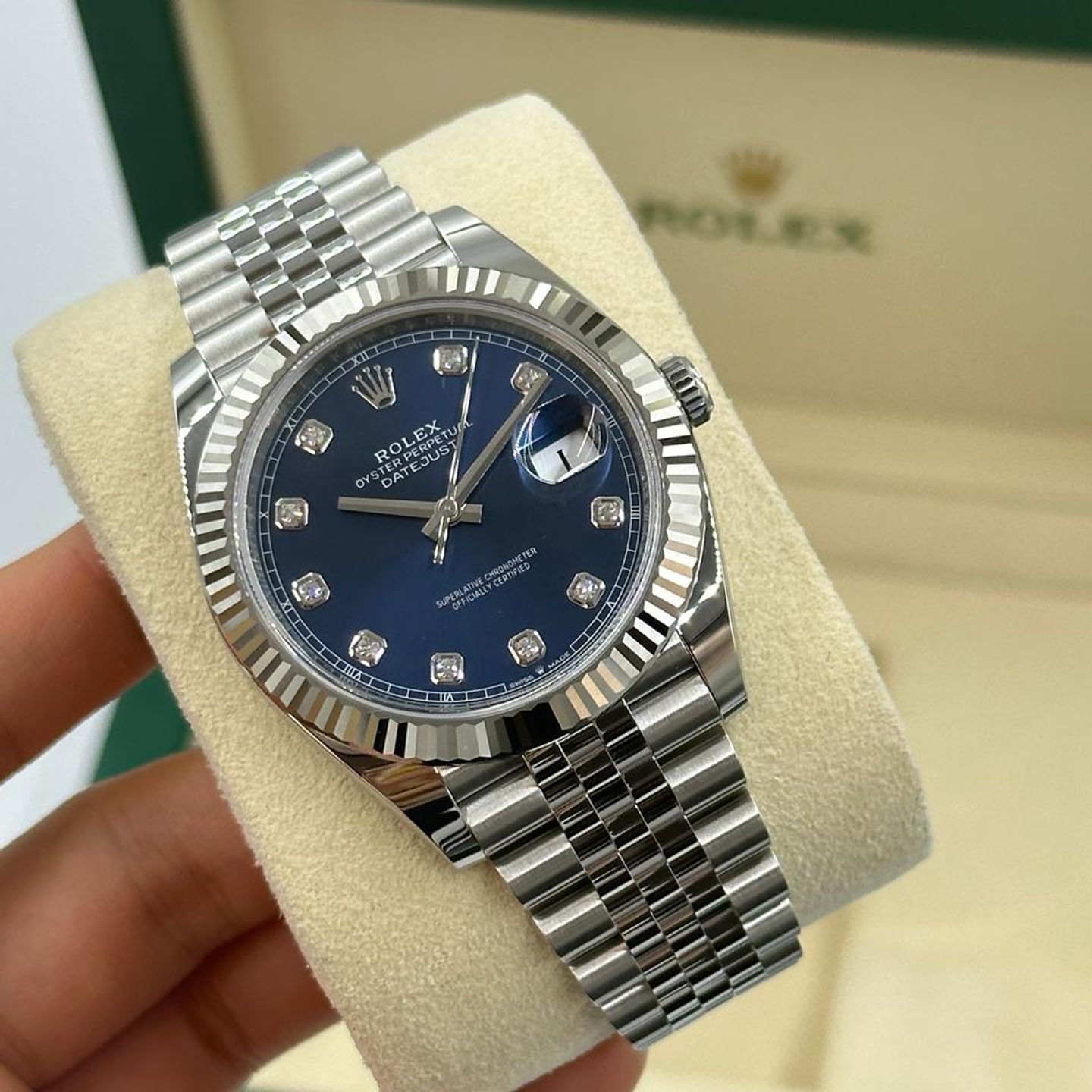 Rolex Datejust 126334 (2025) - Blue dial 41 mm Steel case (2/10)