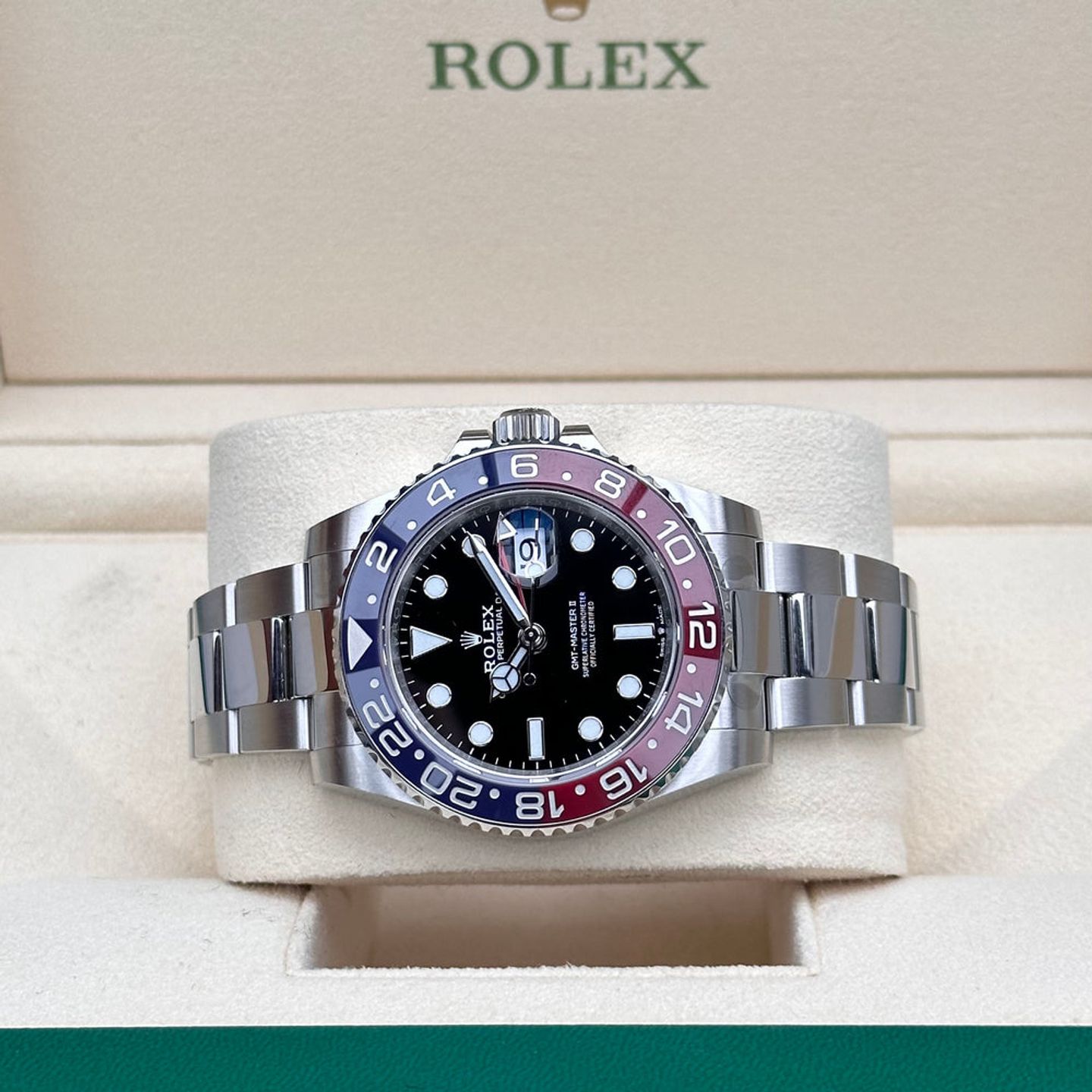 Rolex GMT-Master II 126710BLRO (2025) - Black dial 40 mm Steel case (4/5)