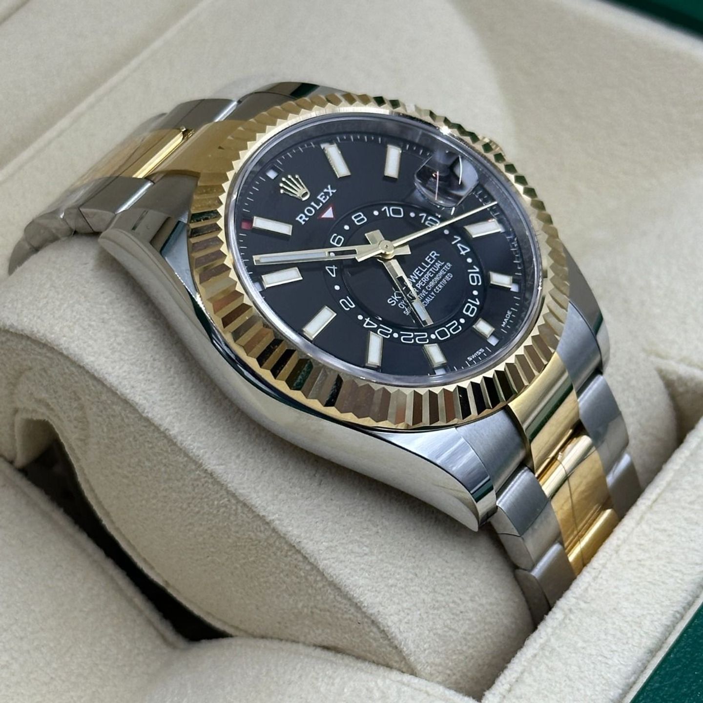 Rolex Datejust 41 126301 (2024) - Grijs wijzerplaat 41mm Staal (2/8)