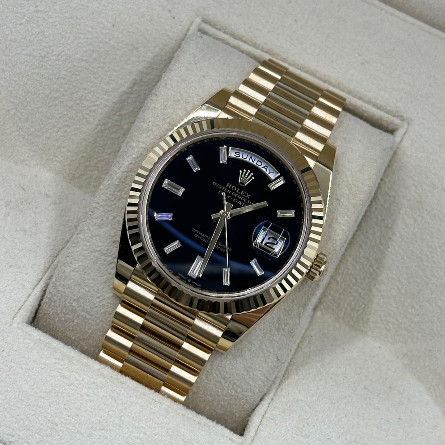 Rolex Day-Date 40 228238 (2024) - Black dial 40 mm Yellow Gold case (8/8)