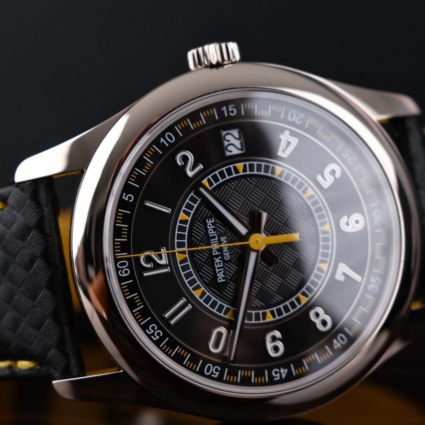 Patek Philippe Calatrava 6007G-001 (2023) - Black dial 40 mm White Gold case (3/8)