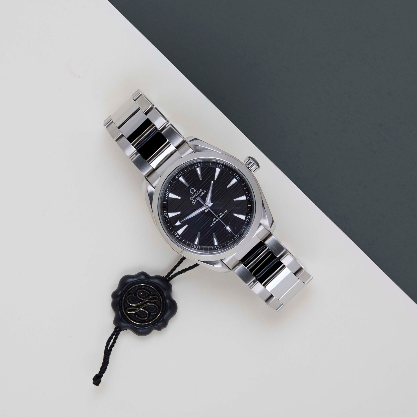 Omega Seamaster Aqua Terra 220.10.41.21.01.001 (2019) - Black dial 41 mm Steel case (2/8)