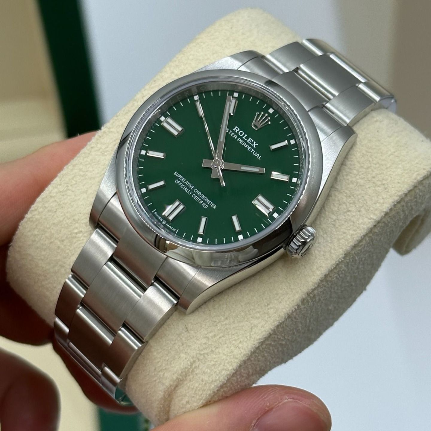 Rolex Oyster Perpetual 36 126000 (2024) - Groen wijzerplaat 36mm Staal (8/8)