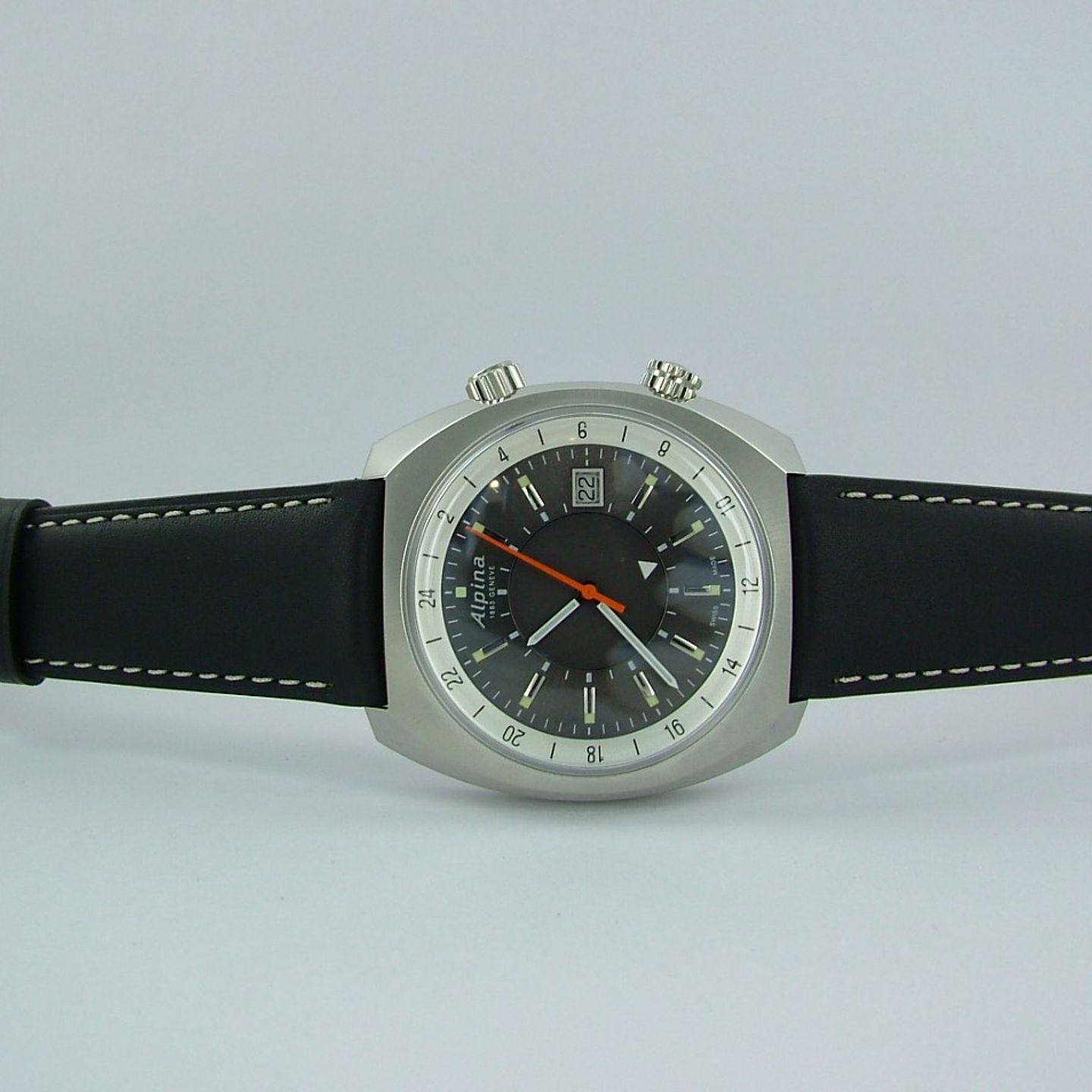 Alpina Startimer - (2022) - Black dial 42 mm Steel case (1/7)