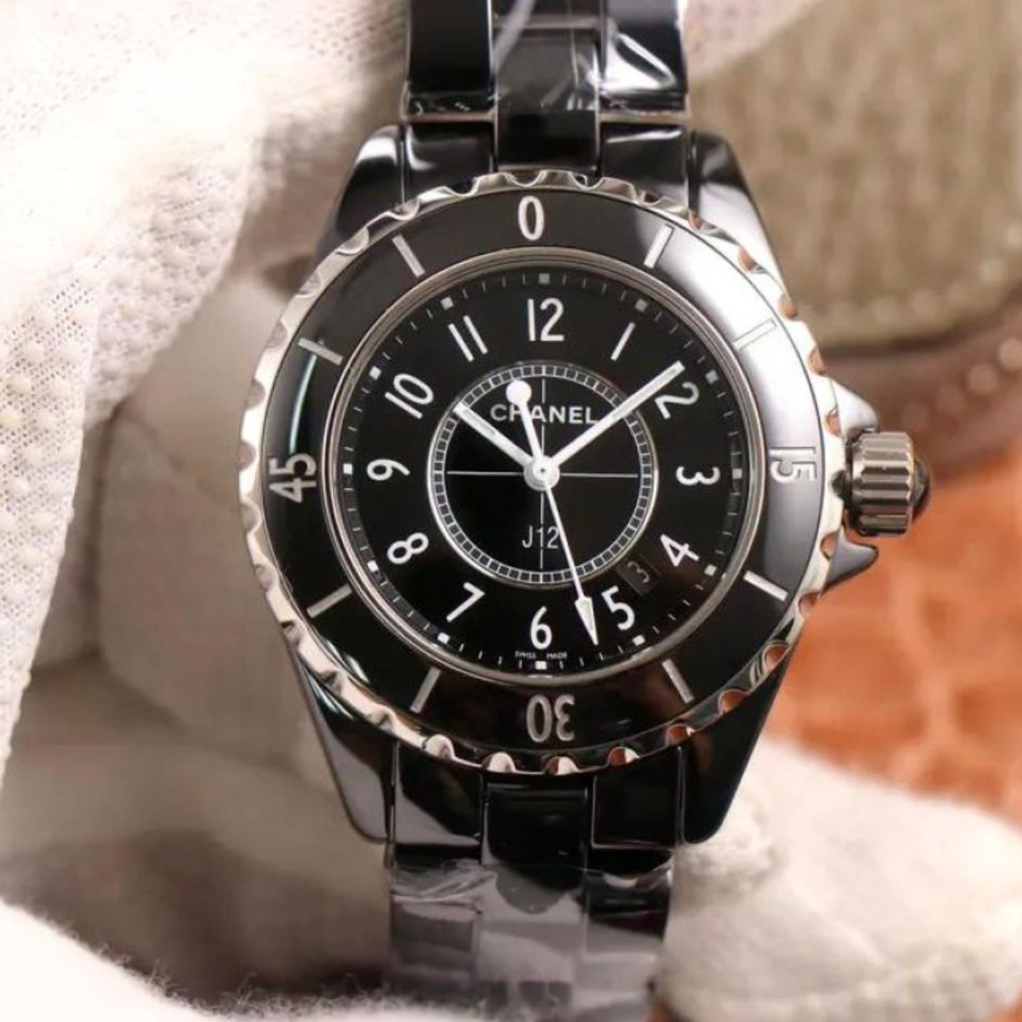 Chanel J12 H5695 (2024) - Zwart wijzerplaat 33mm Keramiek (1/1)