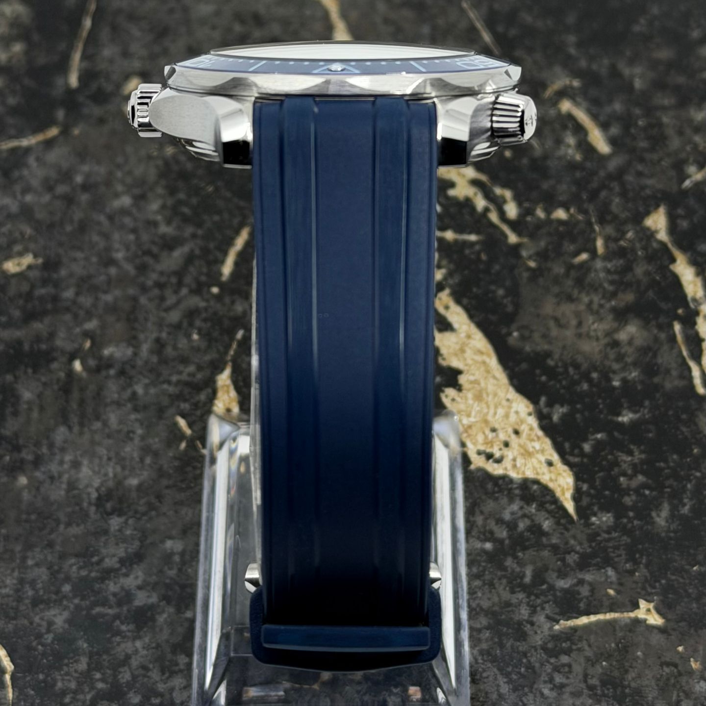 Omega Seamaster Diver 300 M 210.32.42.20.03.002 (2026) - Blue dial 42 mm Steel case (8/8)